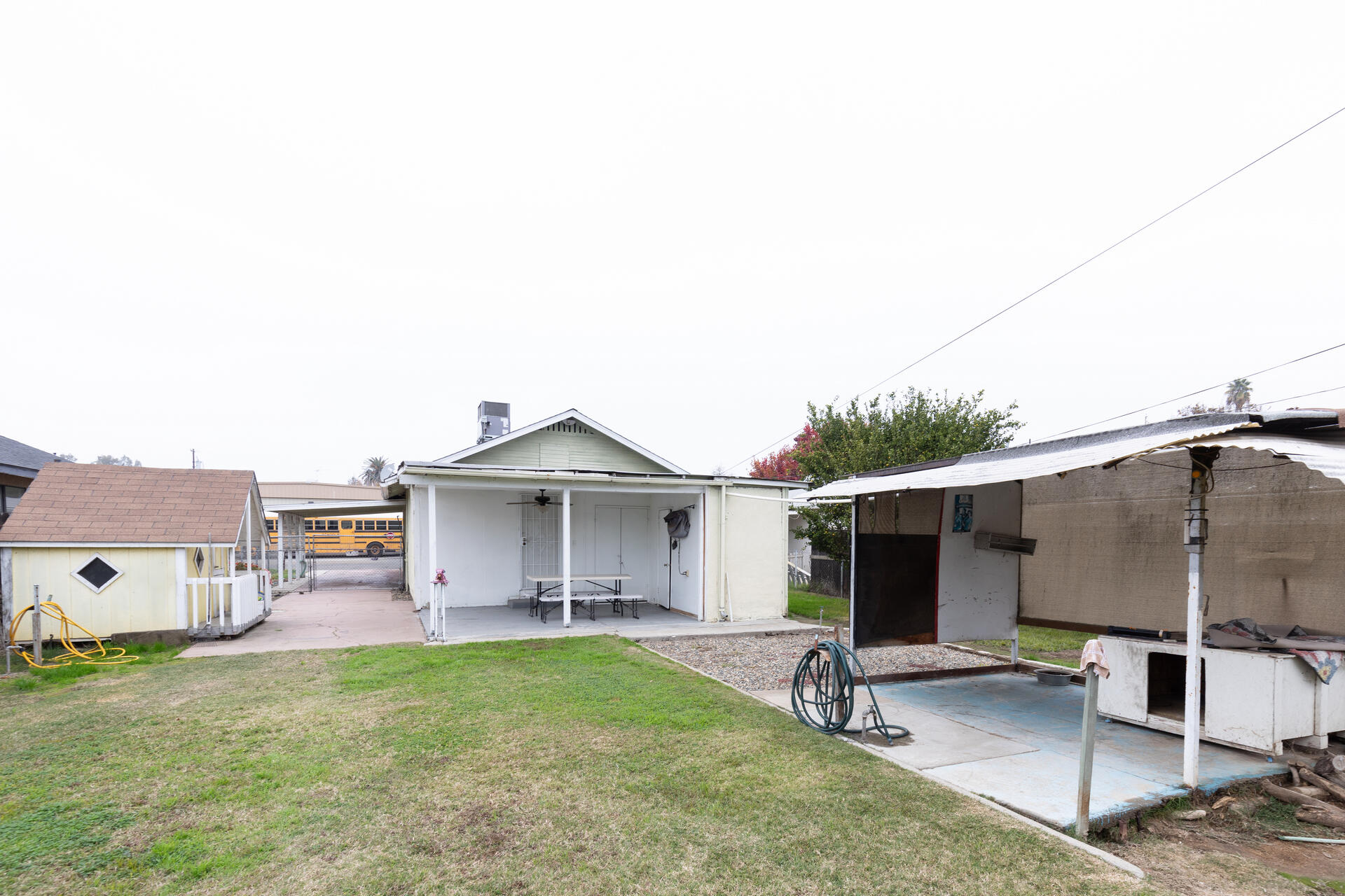 1044 S Hope Ave, Reedley, CA 93654