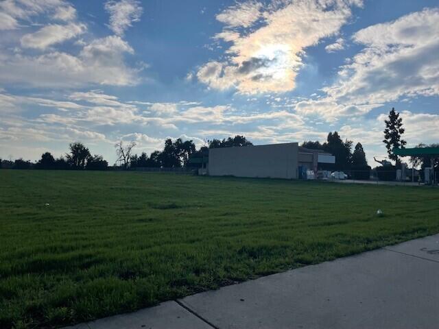 1425 E Henderson Ave, Porterville, CA 93257