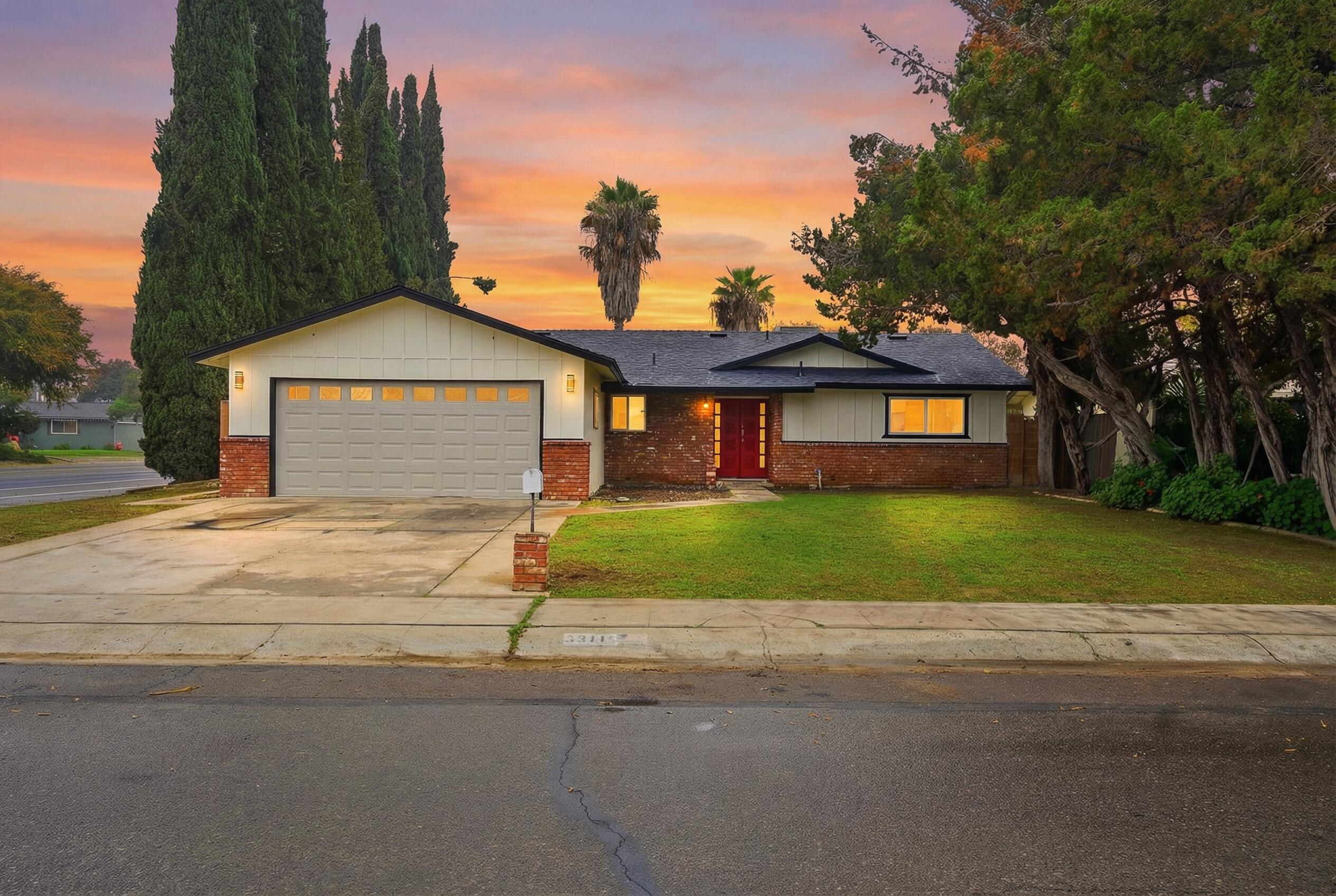 3311 W Sue Ave, Visalia, CA 93277