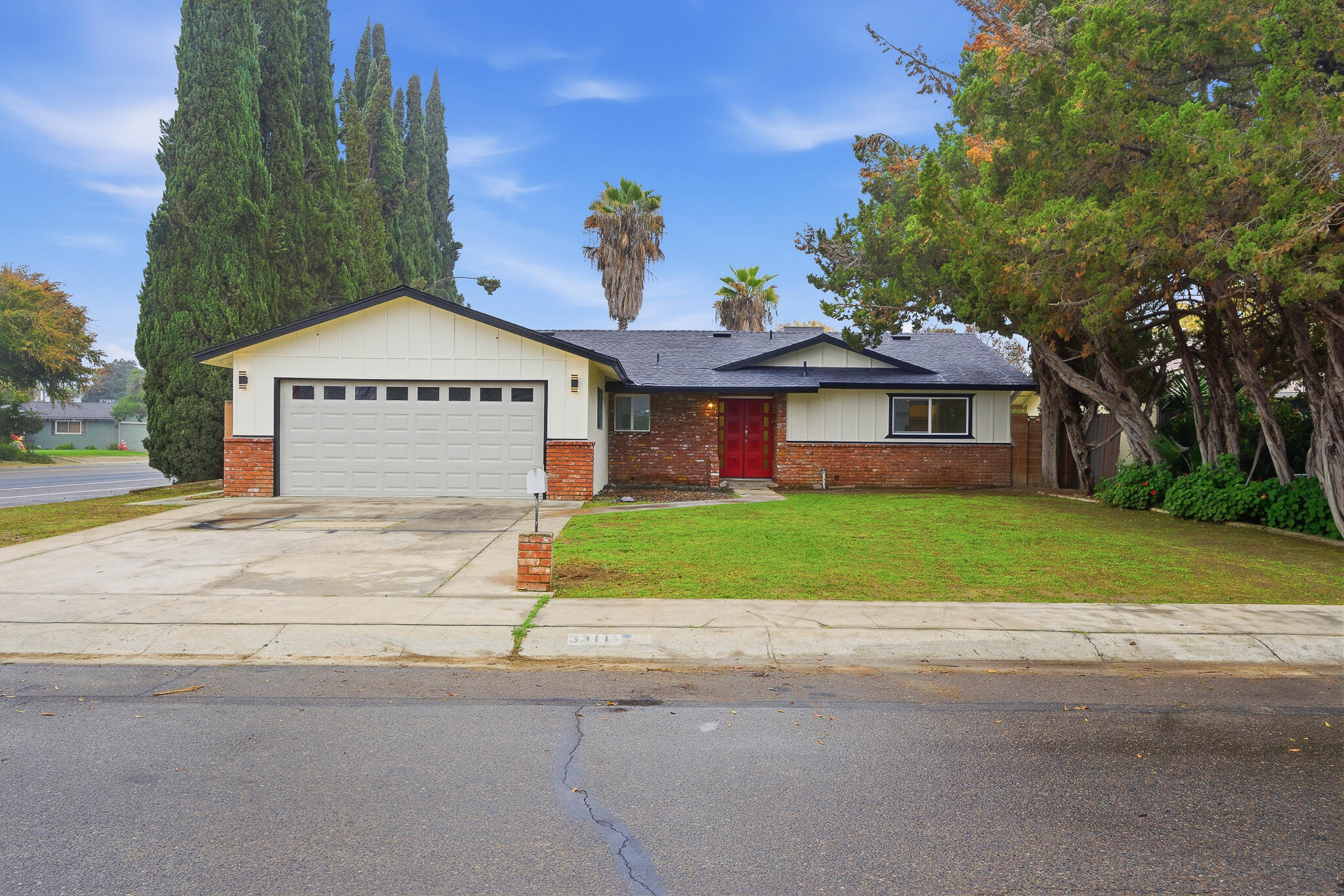 3311 W Sue Ave, Visalia, CA 93277
