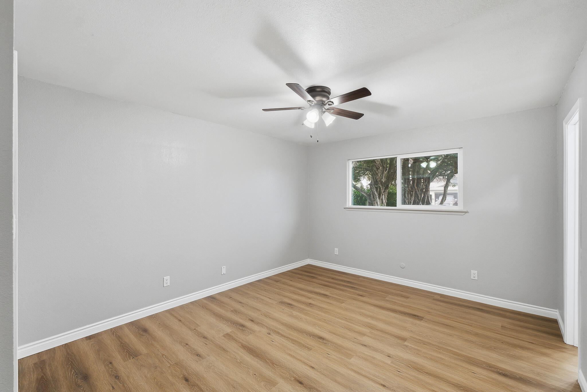 3311 W Sue Ave, Visalia, CA 93277