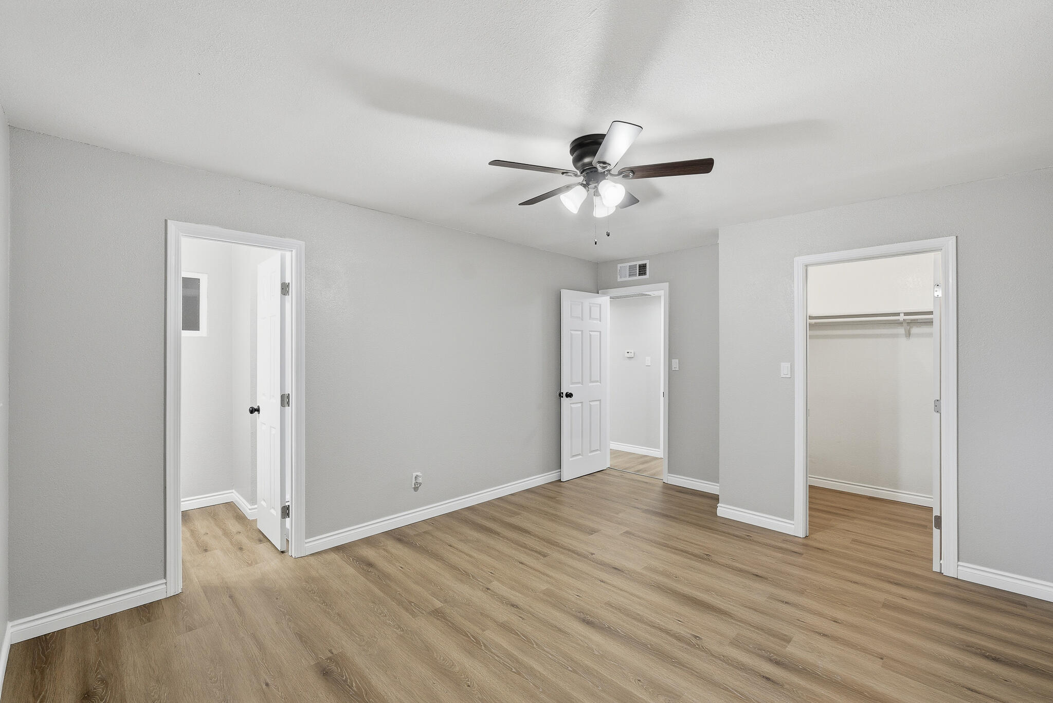 3311 W Sue Ave, Visalia, CA 93277