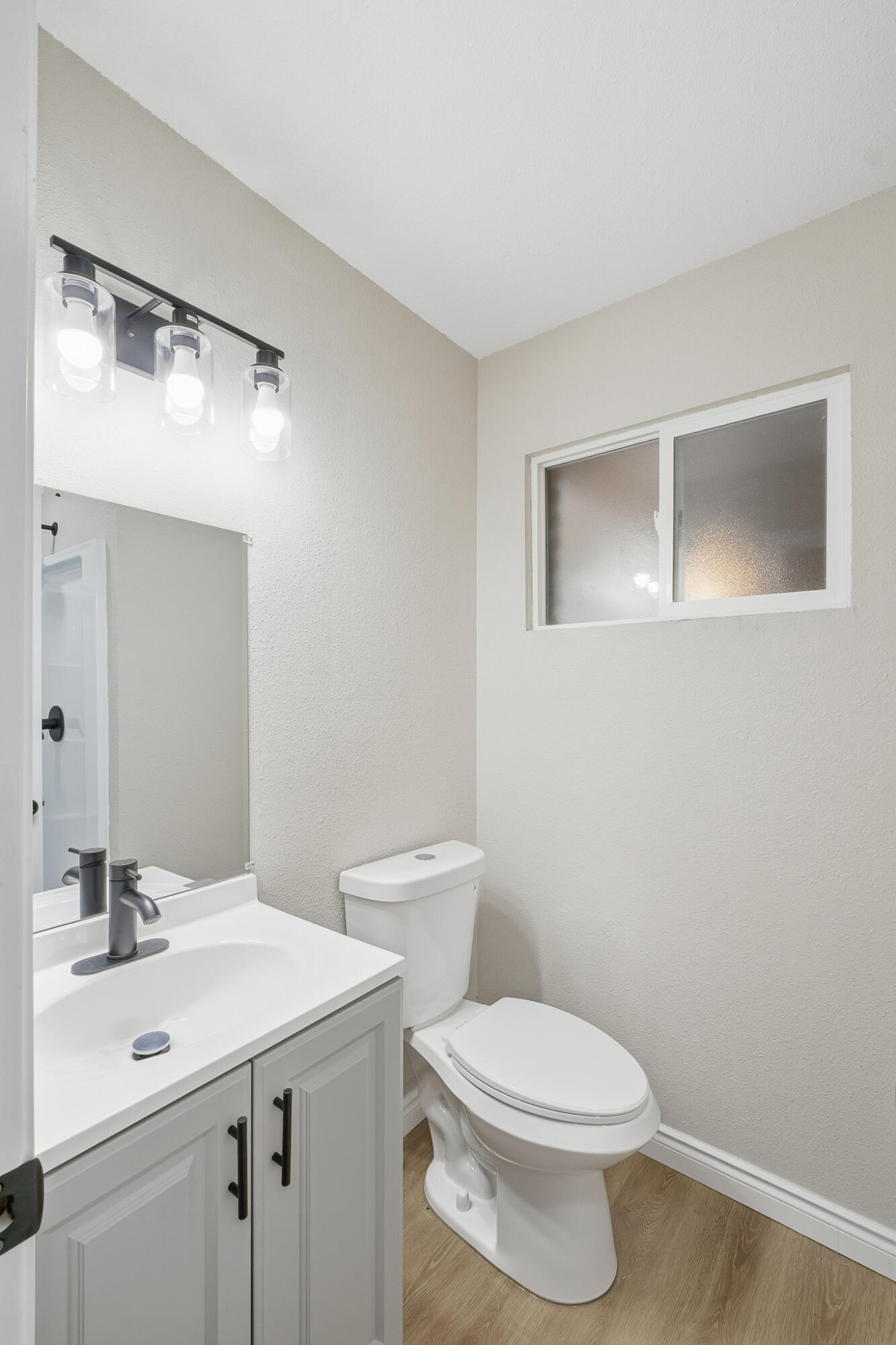 3311 W Sue Ave, Visalia, CA 93277