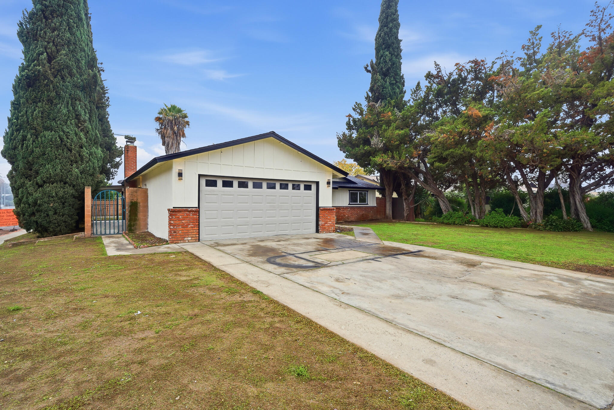 3311 W Sue Ave, Visalia, CA 93277