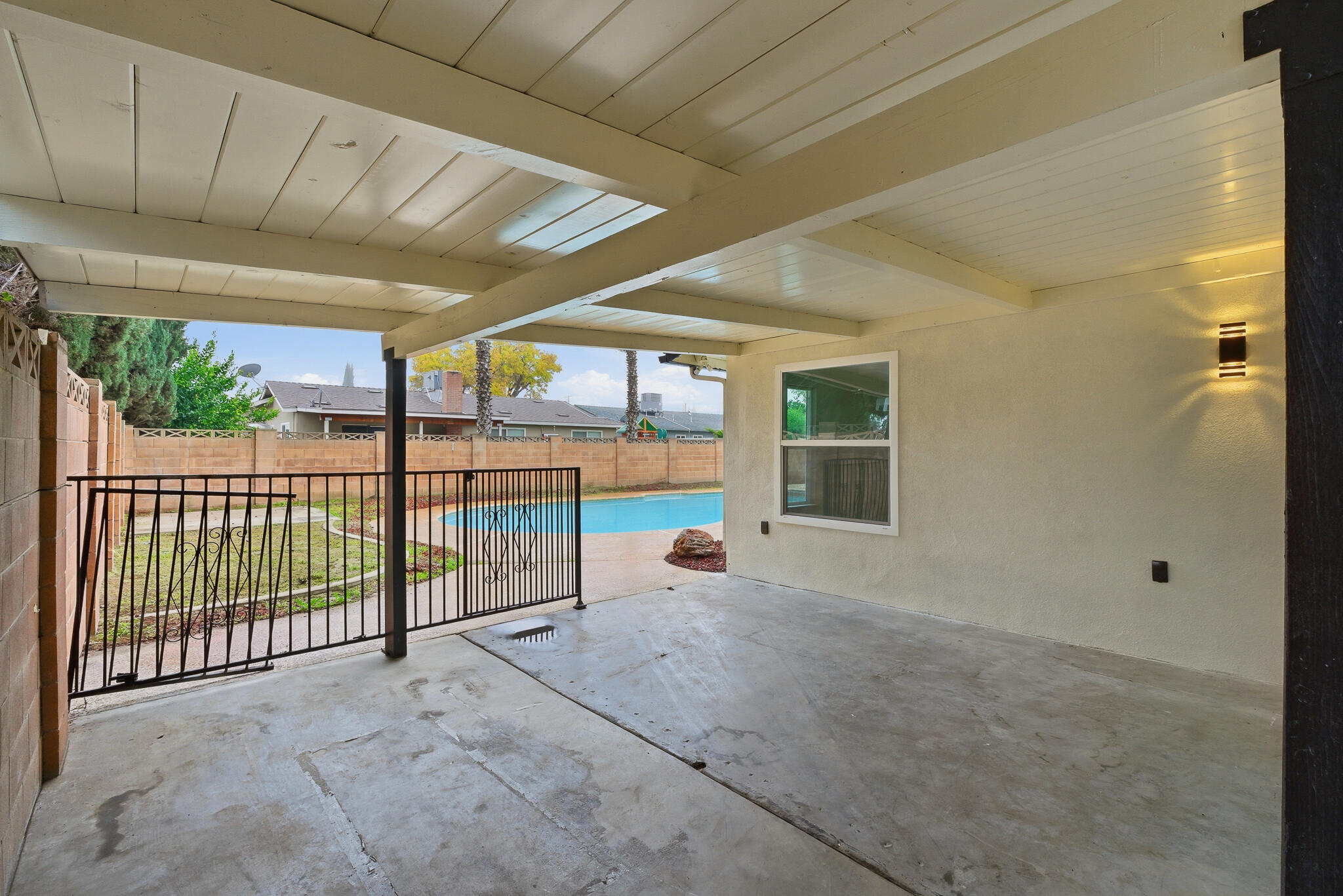 3311 W Sue Ave, Visalia, CA 93277