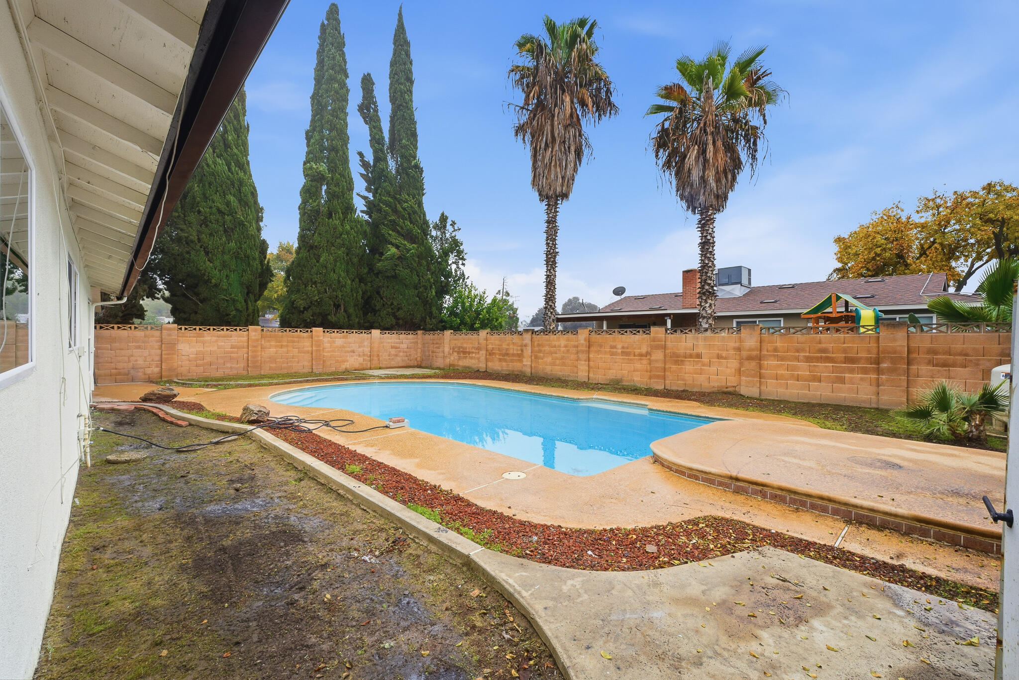 3311 W Sue Ave, Visalia, CA 93277