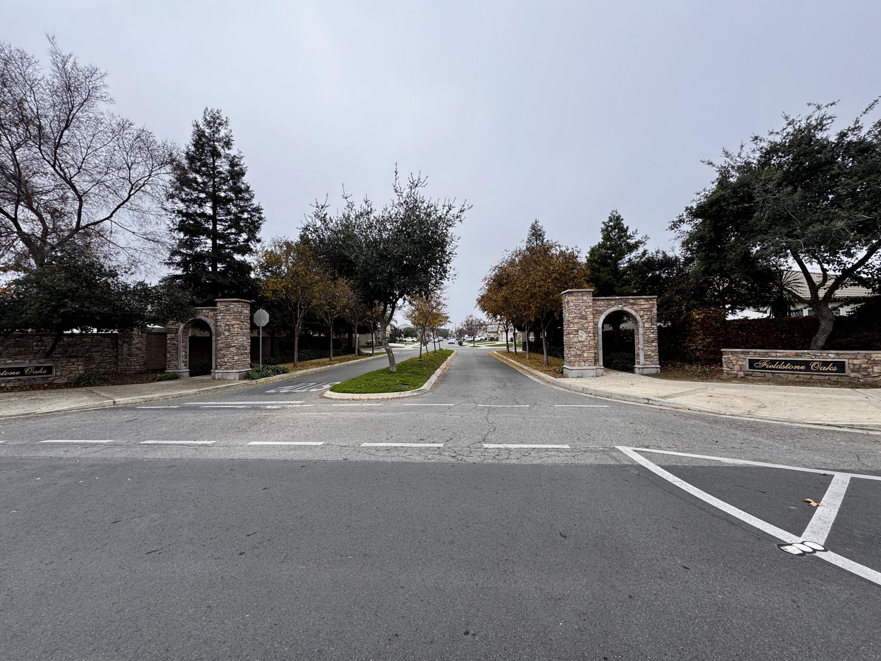 2945 W Vine Ave, Visalia, CA 93291