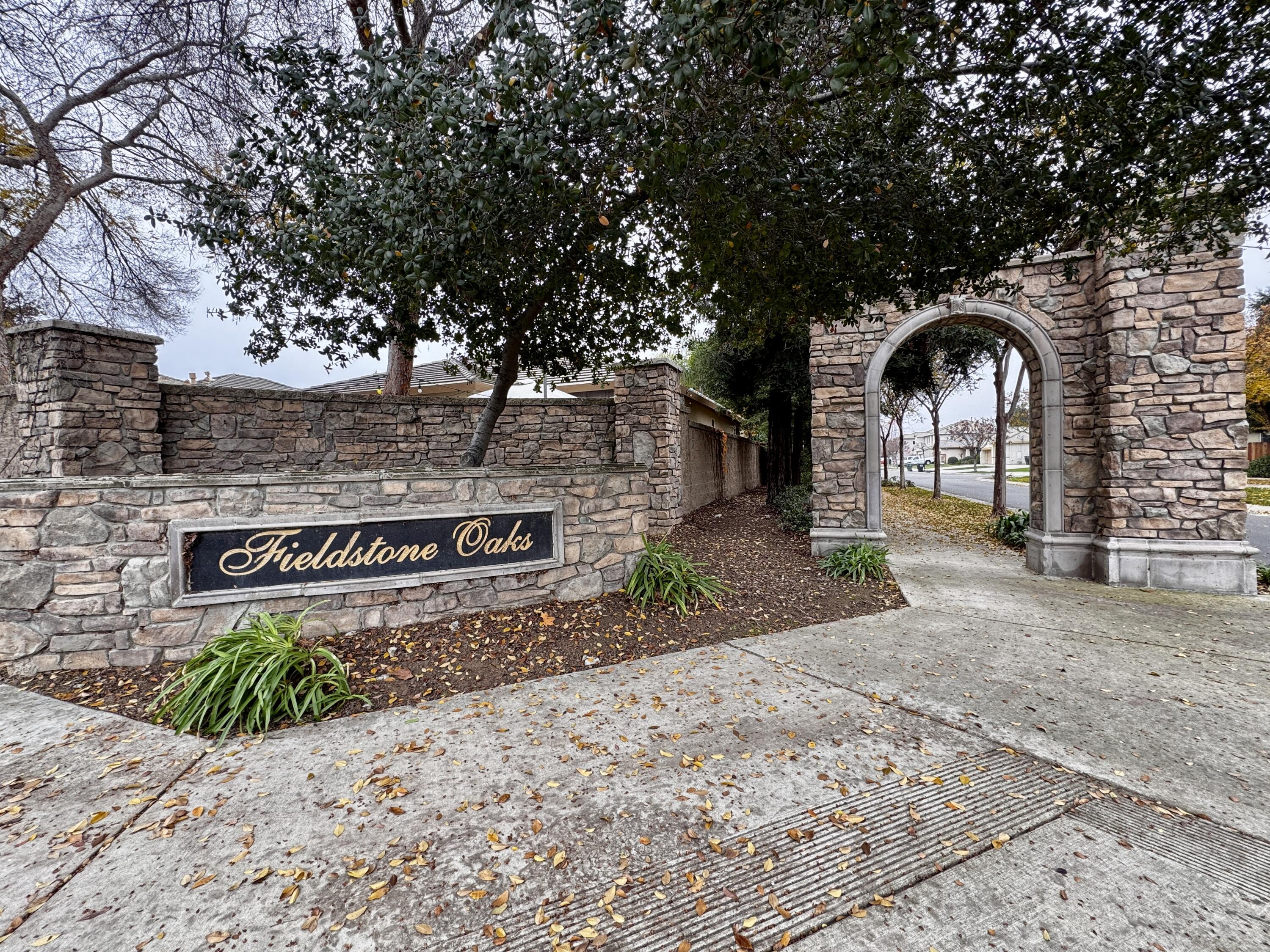 2945 W Vine Ave, Visalia, CA 93291