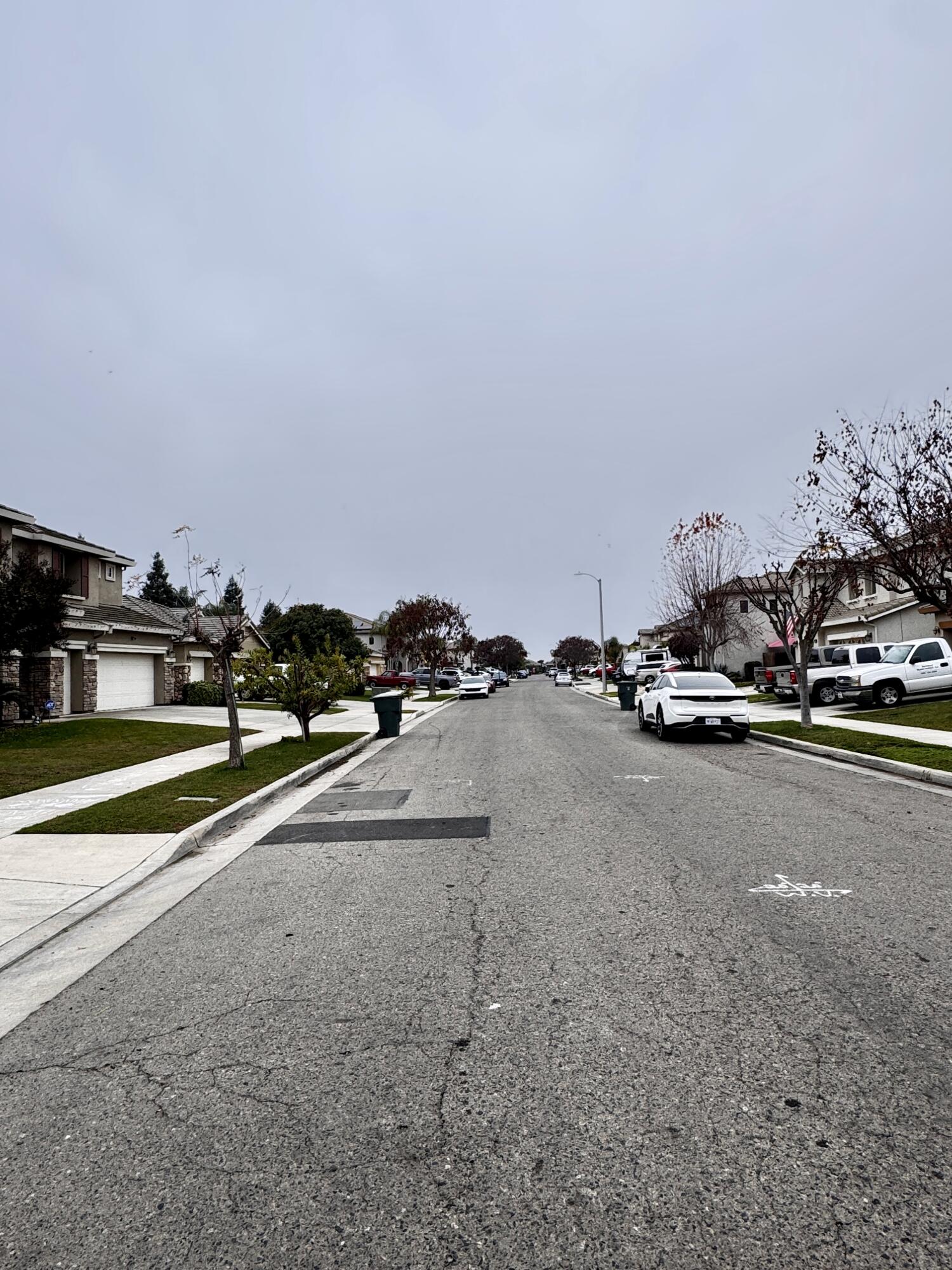 2945 W Vine Ave, Visalia, CA 93291