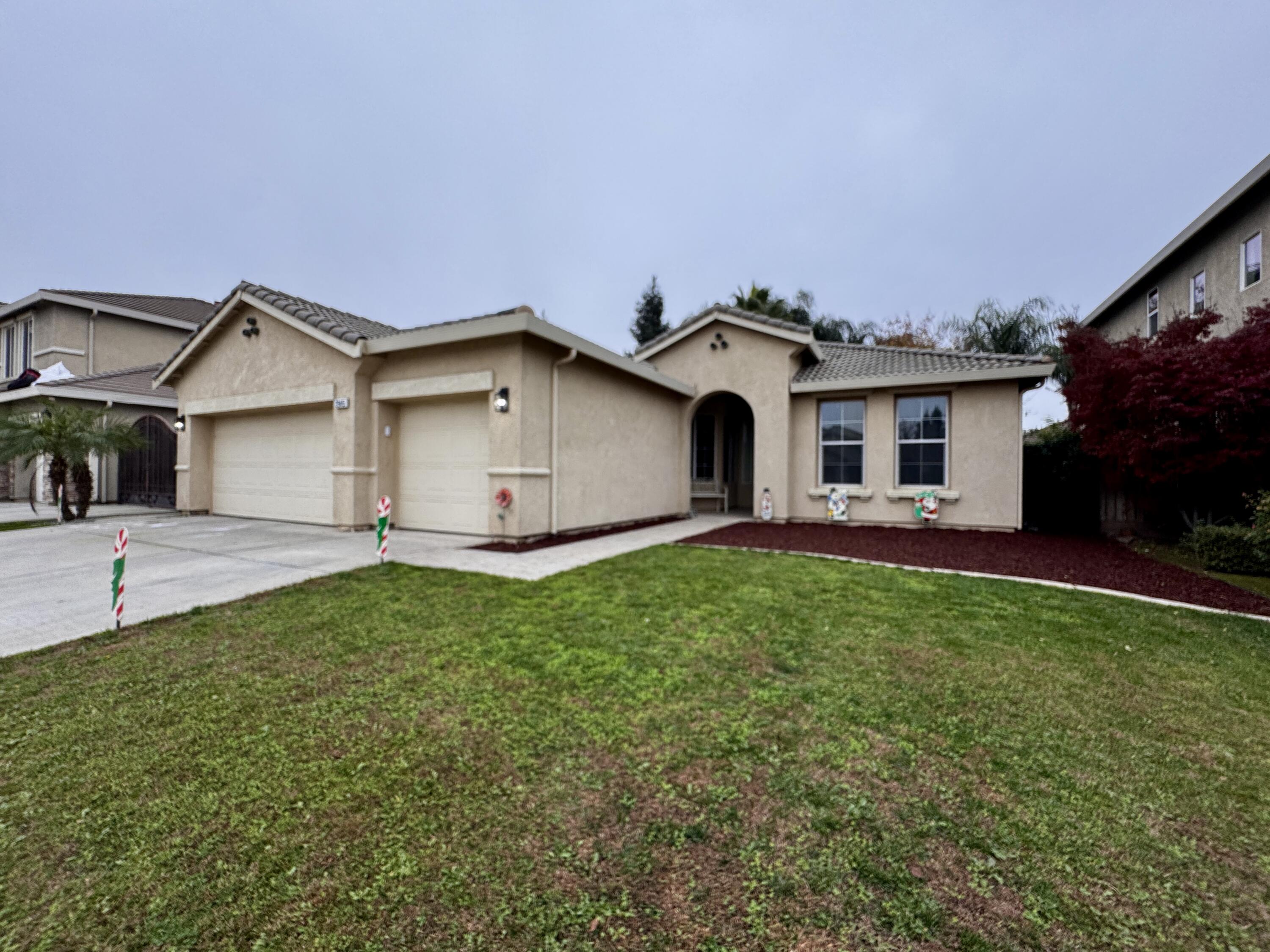2945 W Vine Ave, Visalia, CA 93291