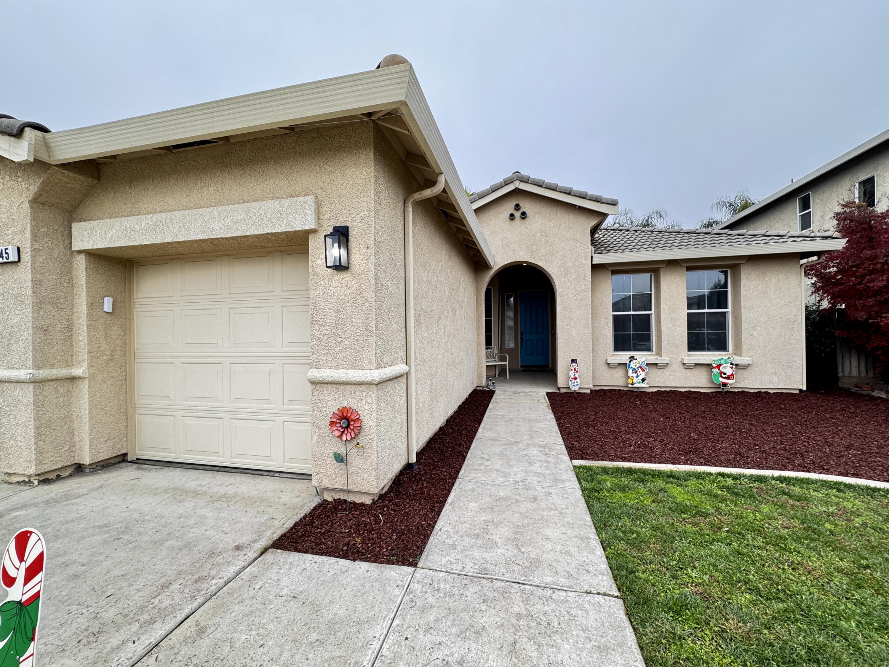 2945 W Vine Ave, Visalia, CA 93291