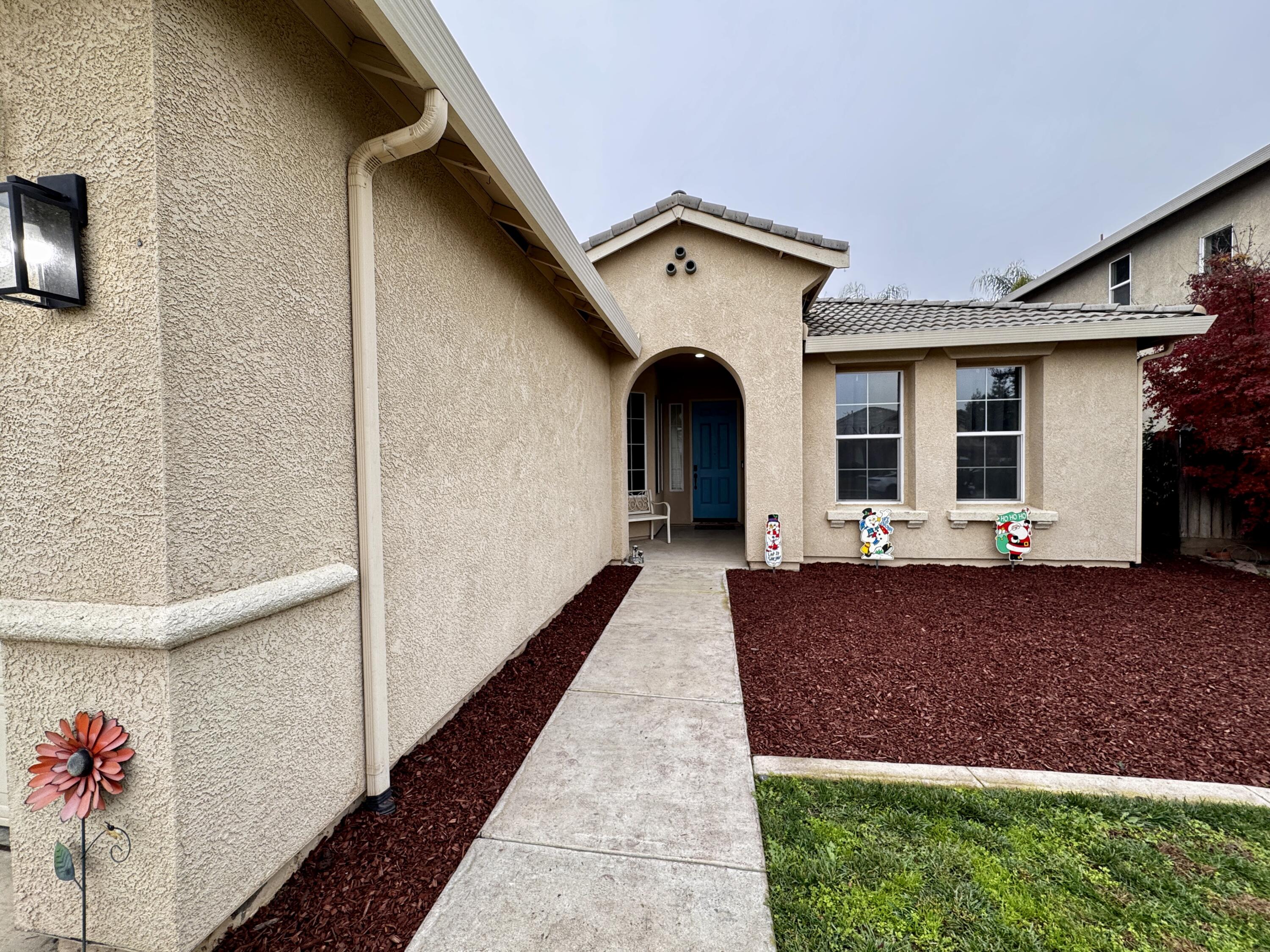 2945 W Vine Ave, Visalia, CA 93291