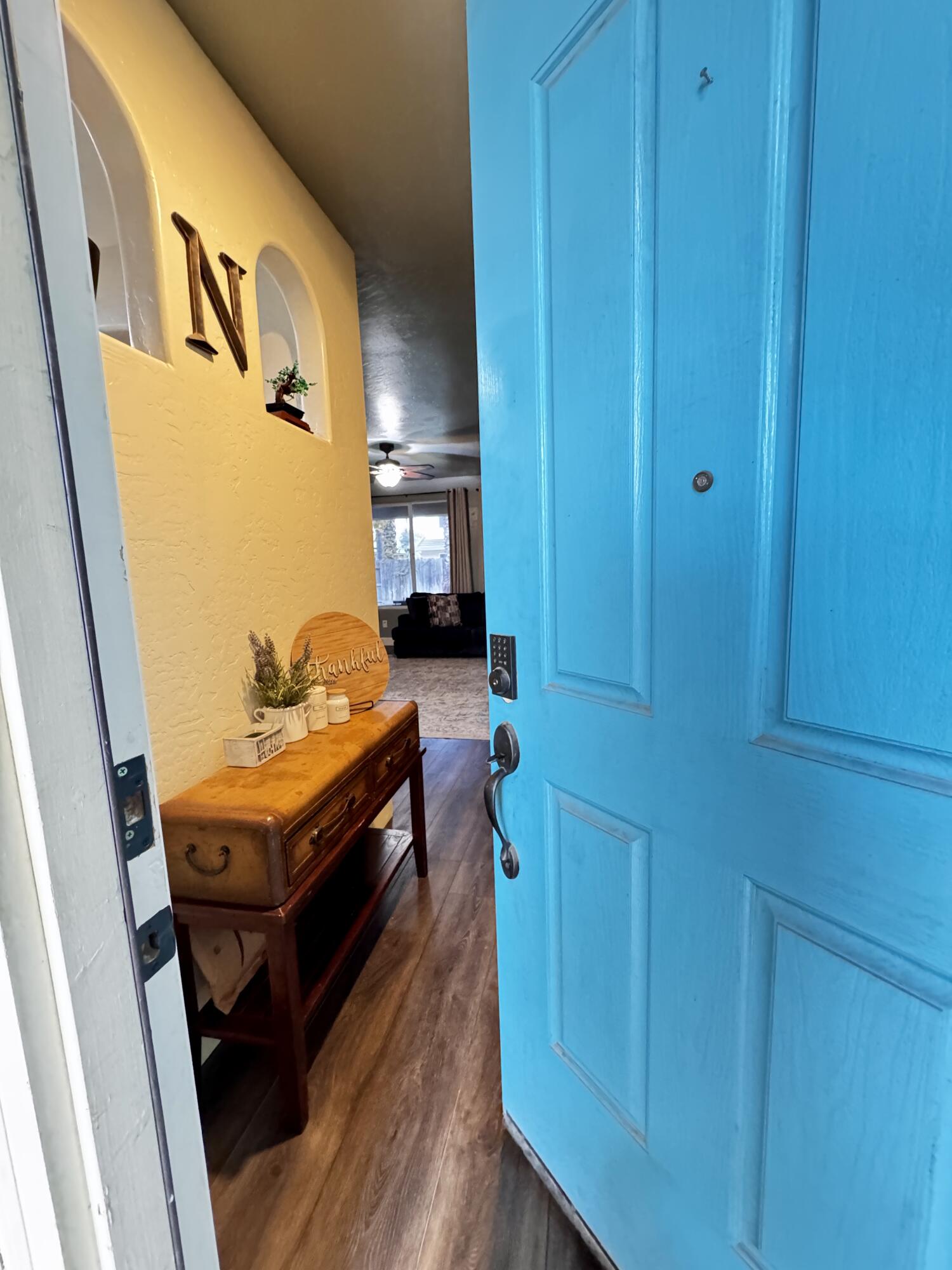 2945 W Vine Ave, Visalia, CA 93291