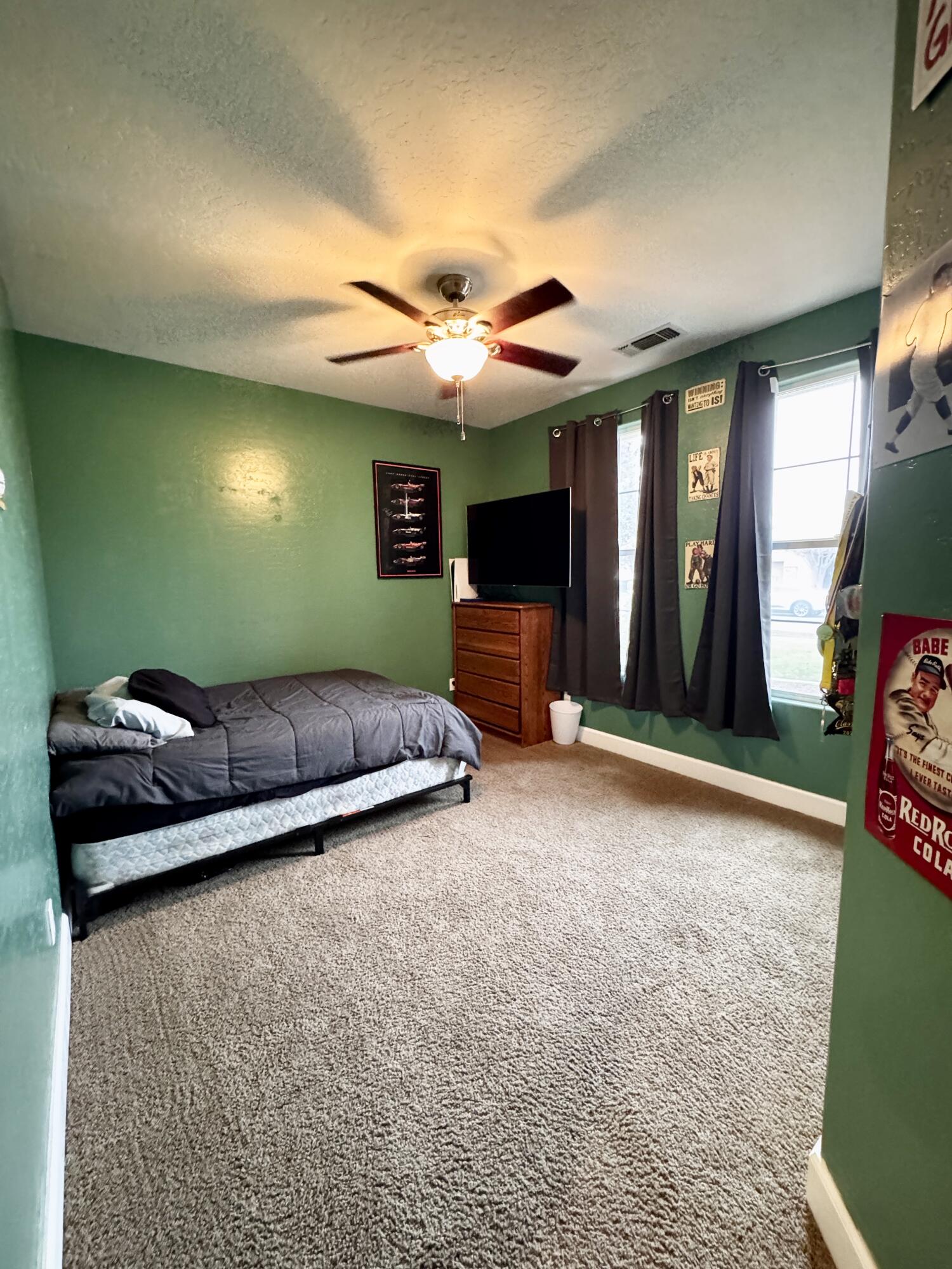 2945 W Vine Ave, Visalia, CA 93291