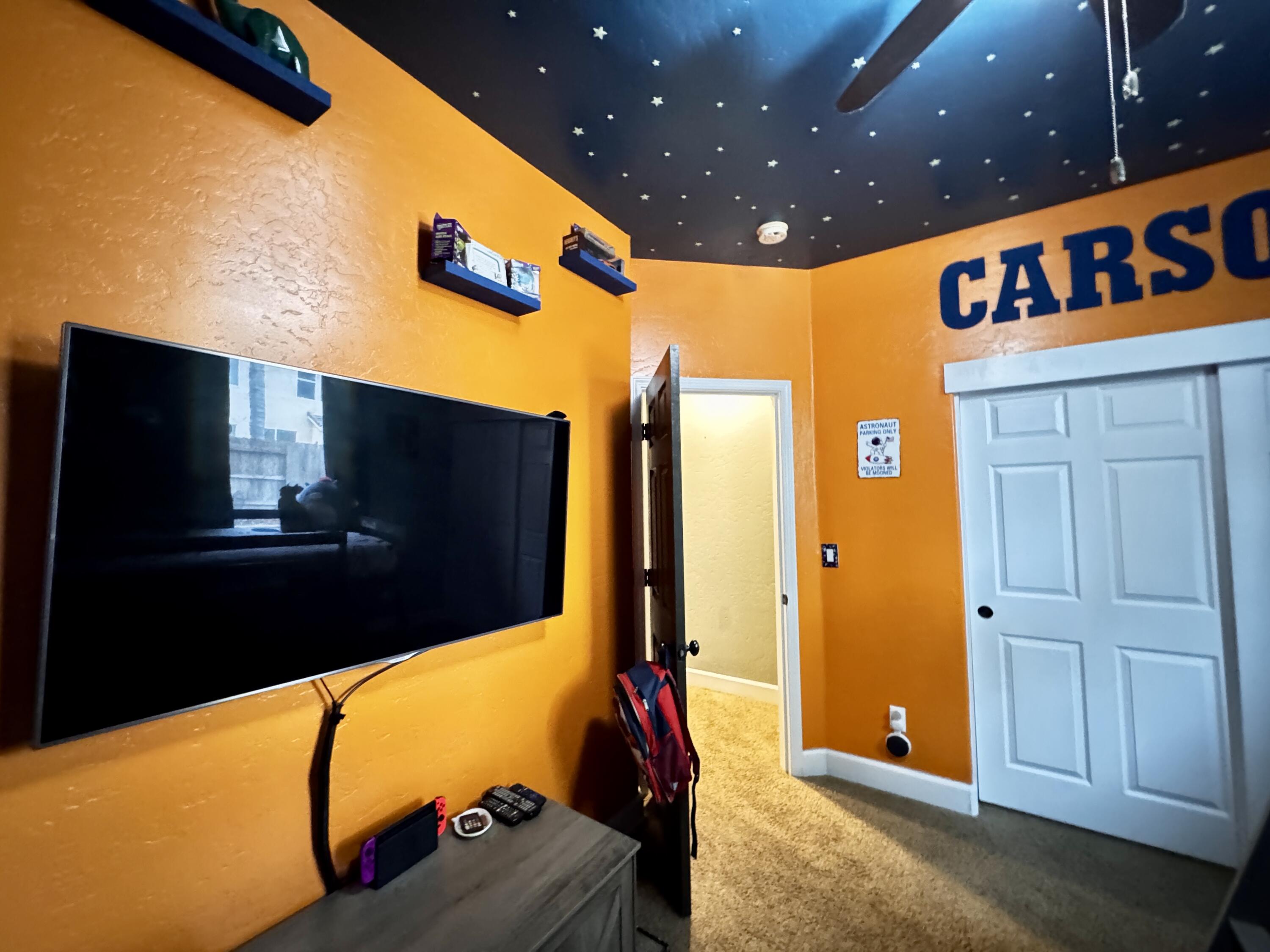 2945 W Vine Ave, Visalia, CA 93291