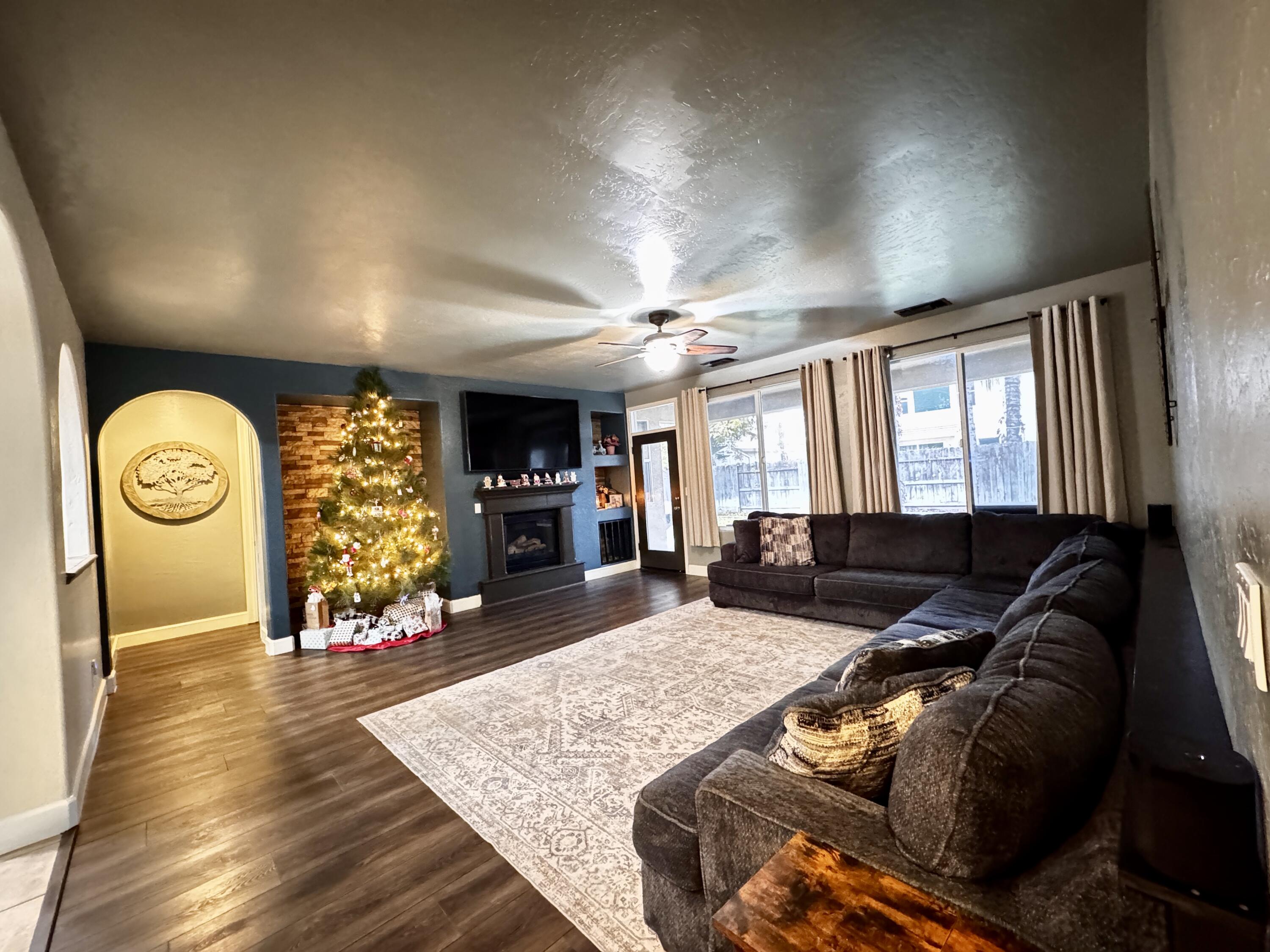 2945 W Vine Ave, Visalia, CA 93291