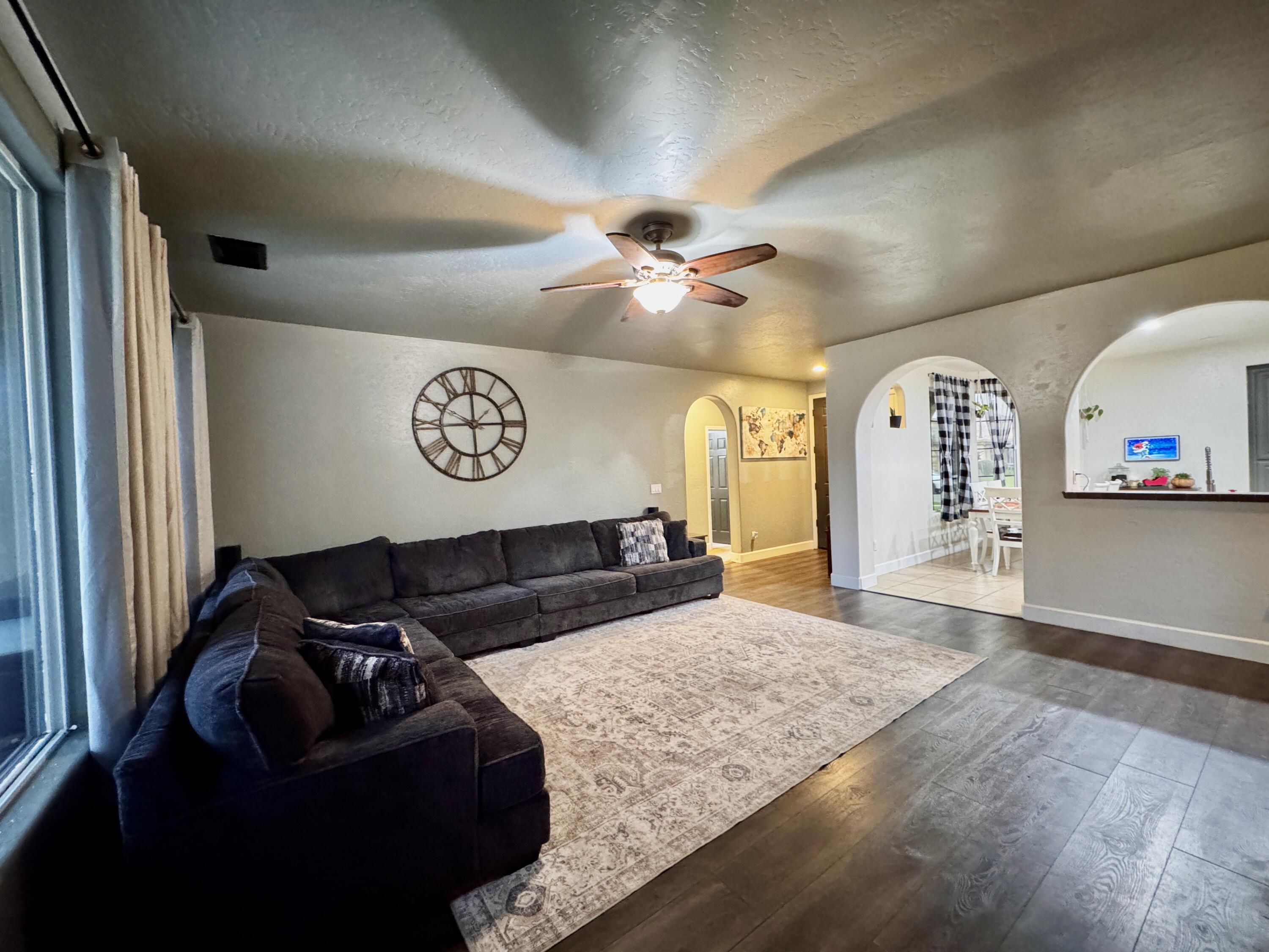 2945 W Vine Ave, Visalia, CA 93291