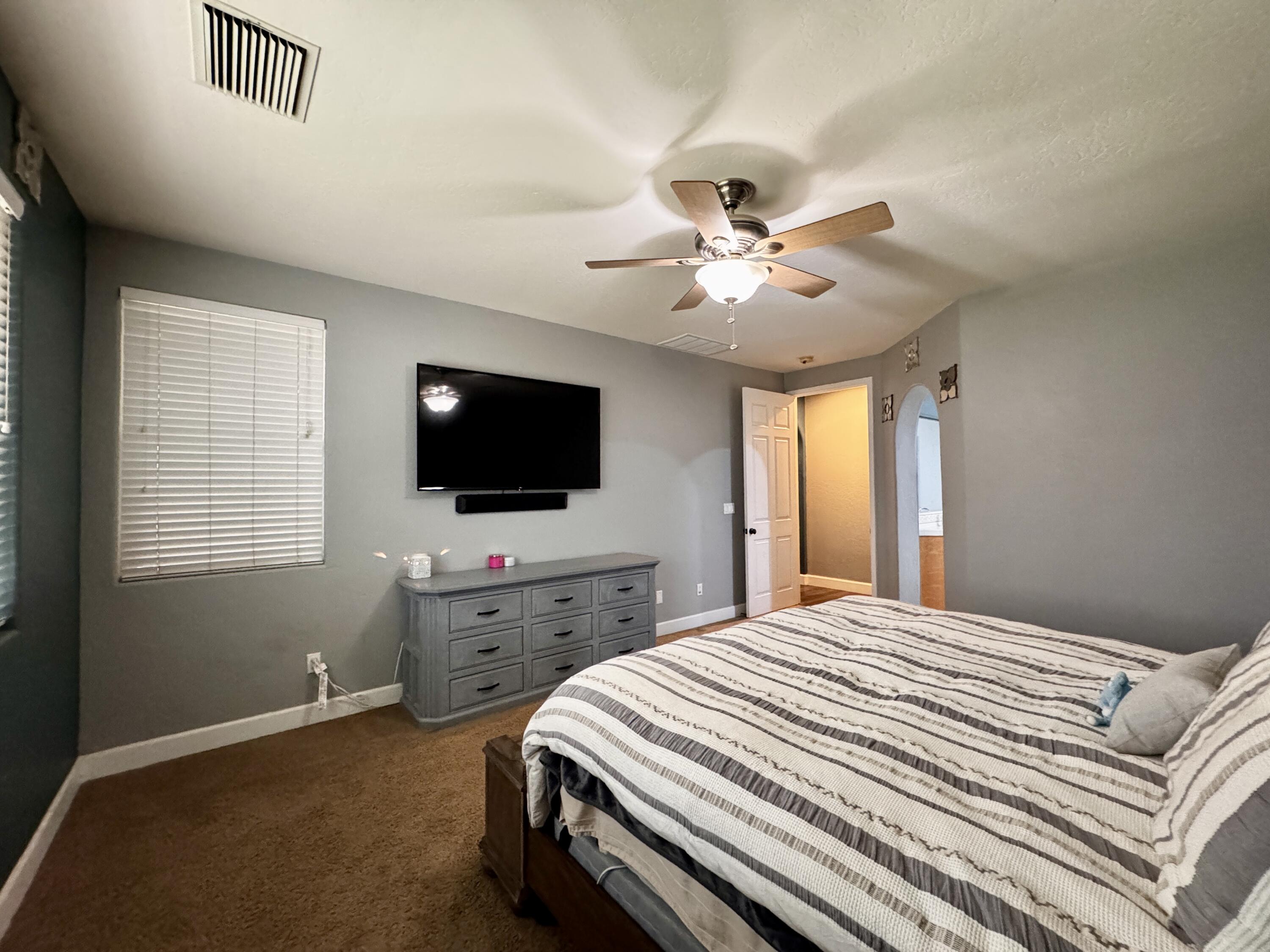 2945 W Vine Ave, Visalia, CA 93291