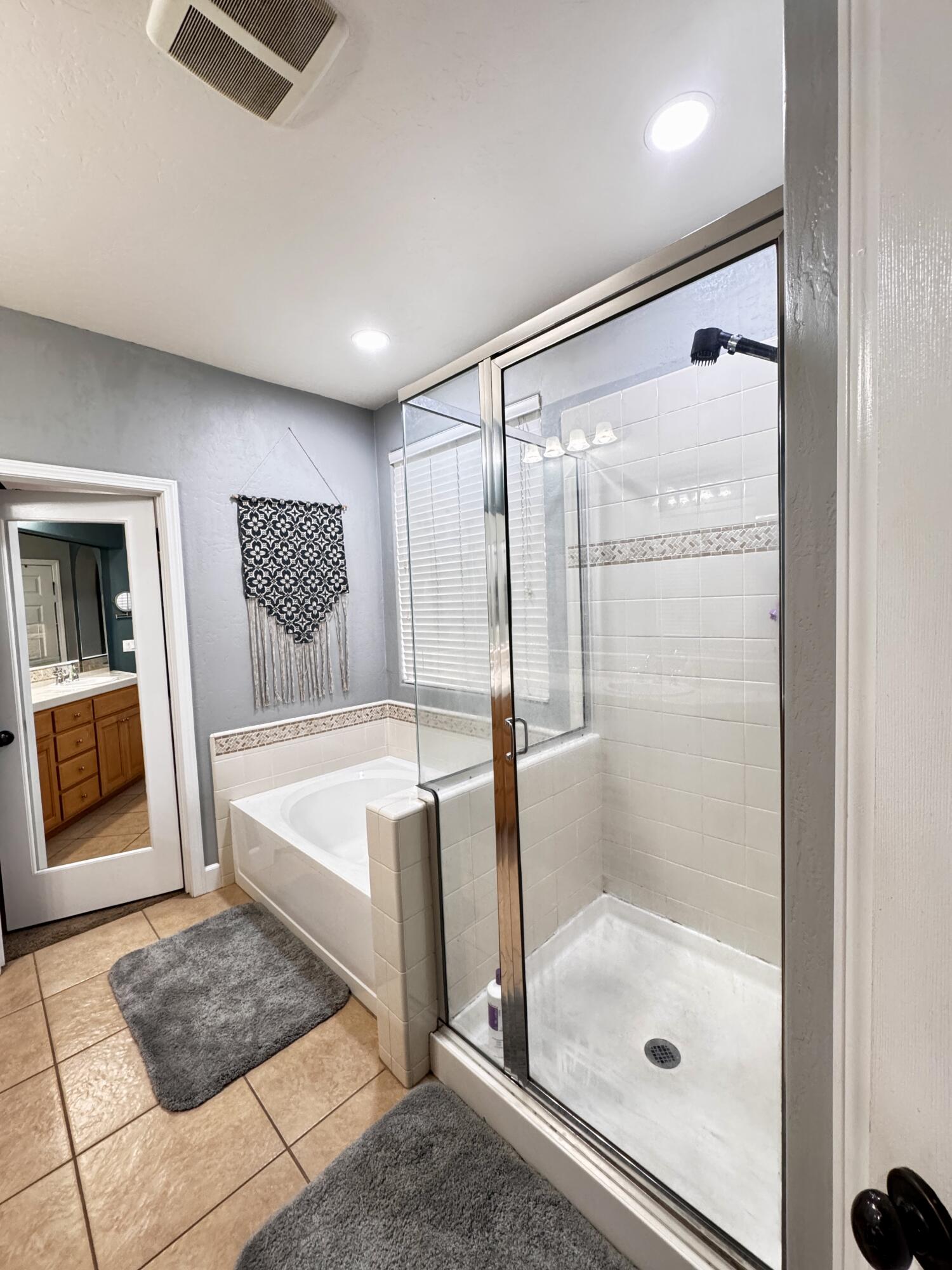 2945 W Vine Ave, Visalia, CA 93291