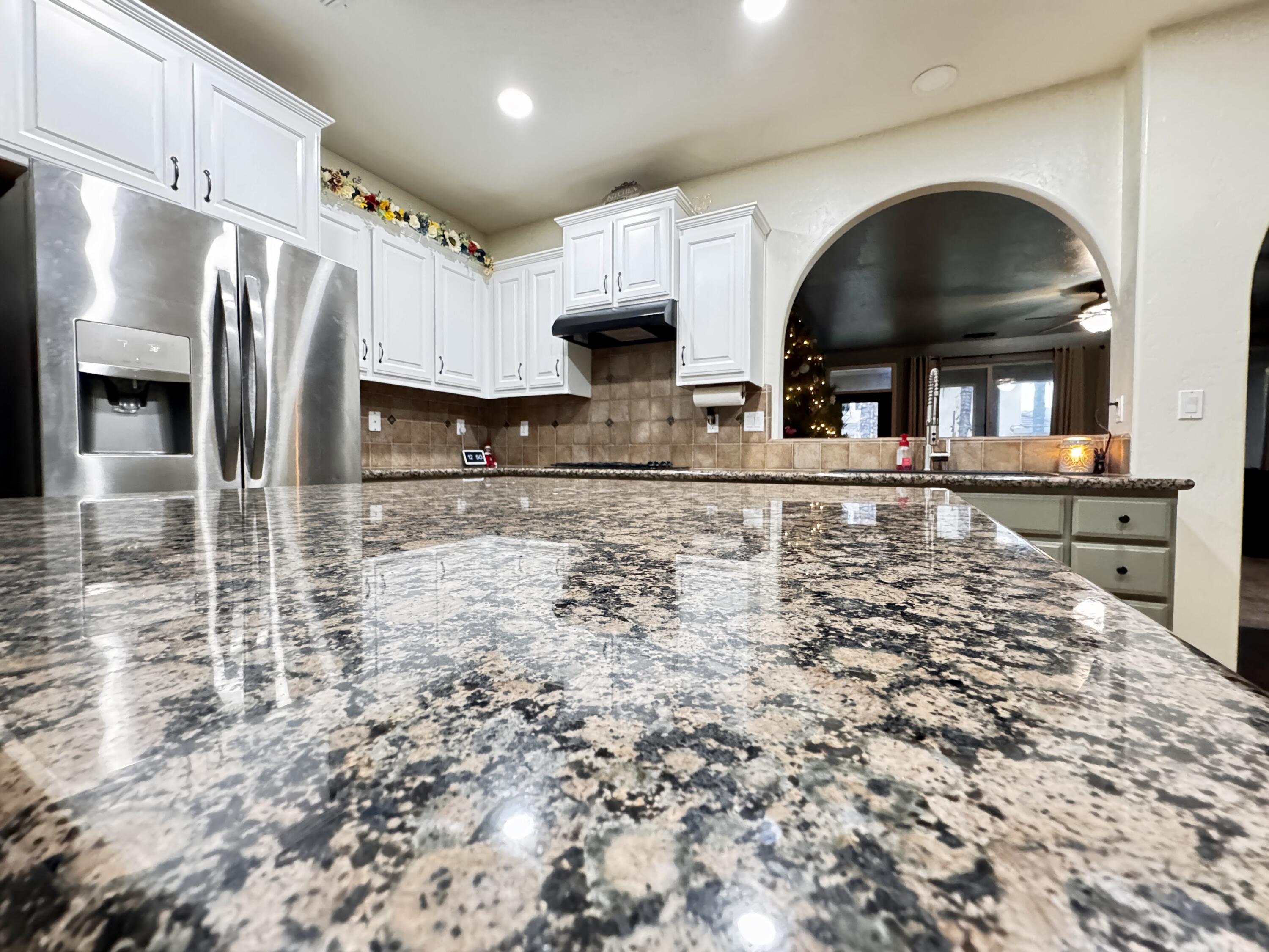 2945 W Vine Ave, Visalia, CA 93291