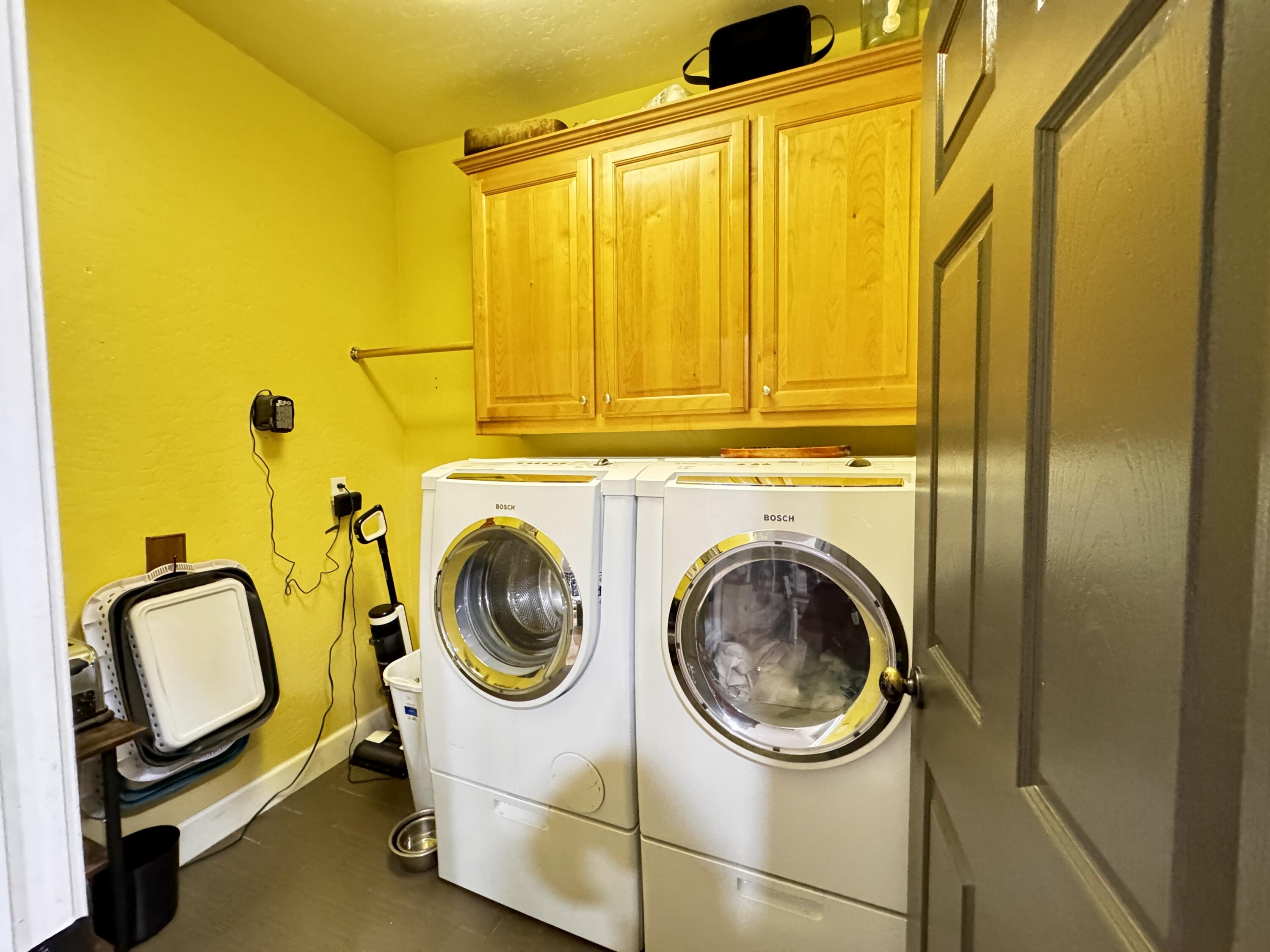 2945 W Vine Ave, Visalia, CA 93291