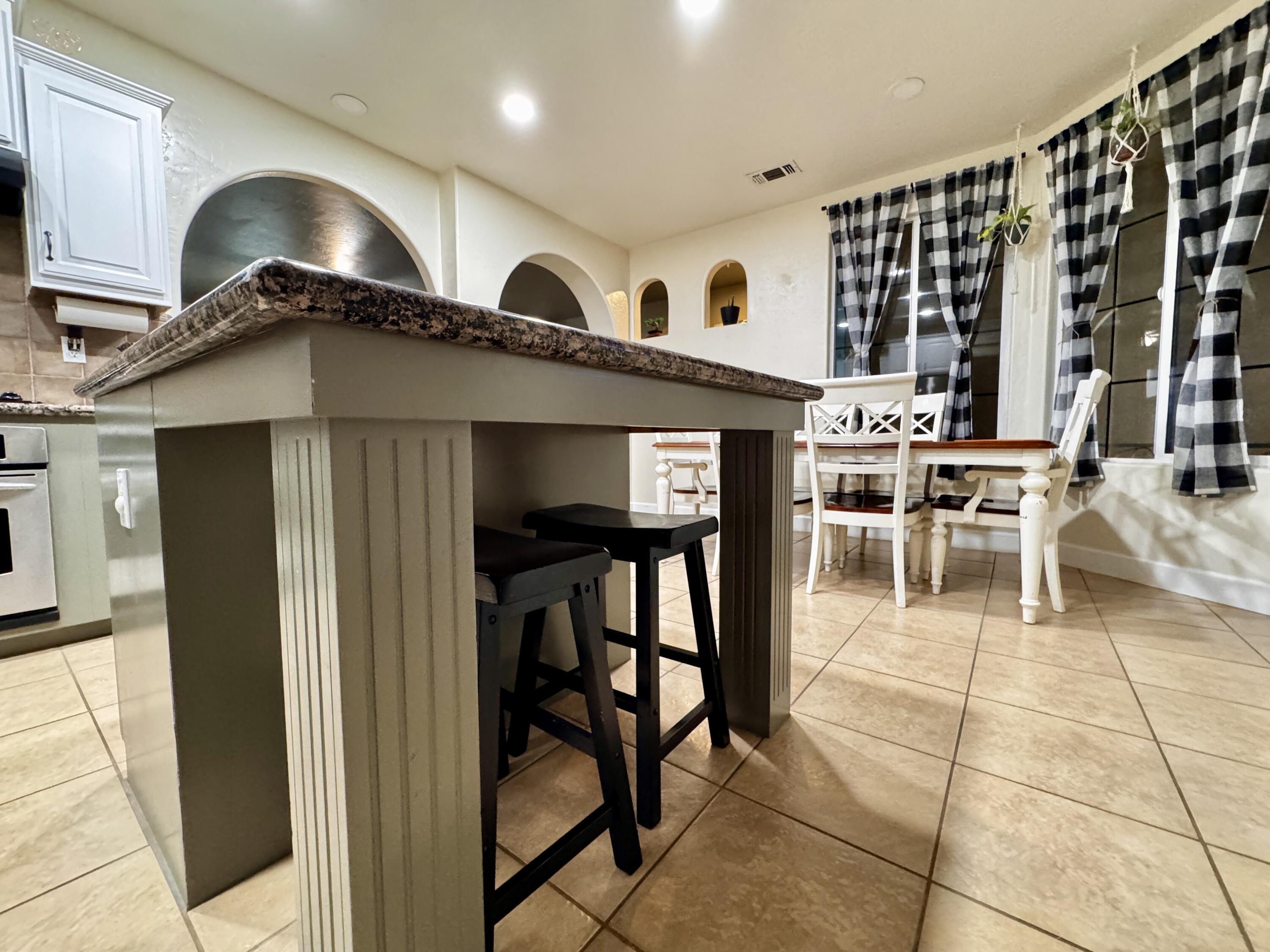 2945 W Vine Ave, Visalia, CA 93291