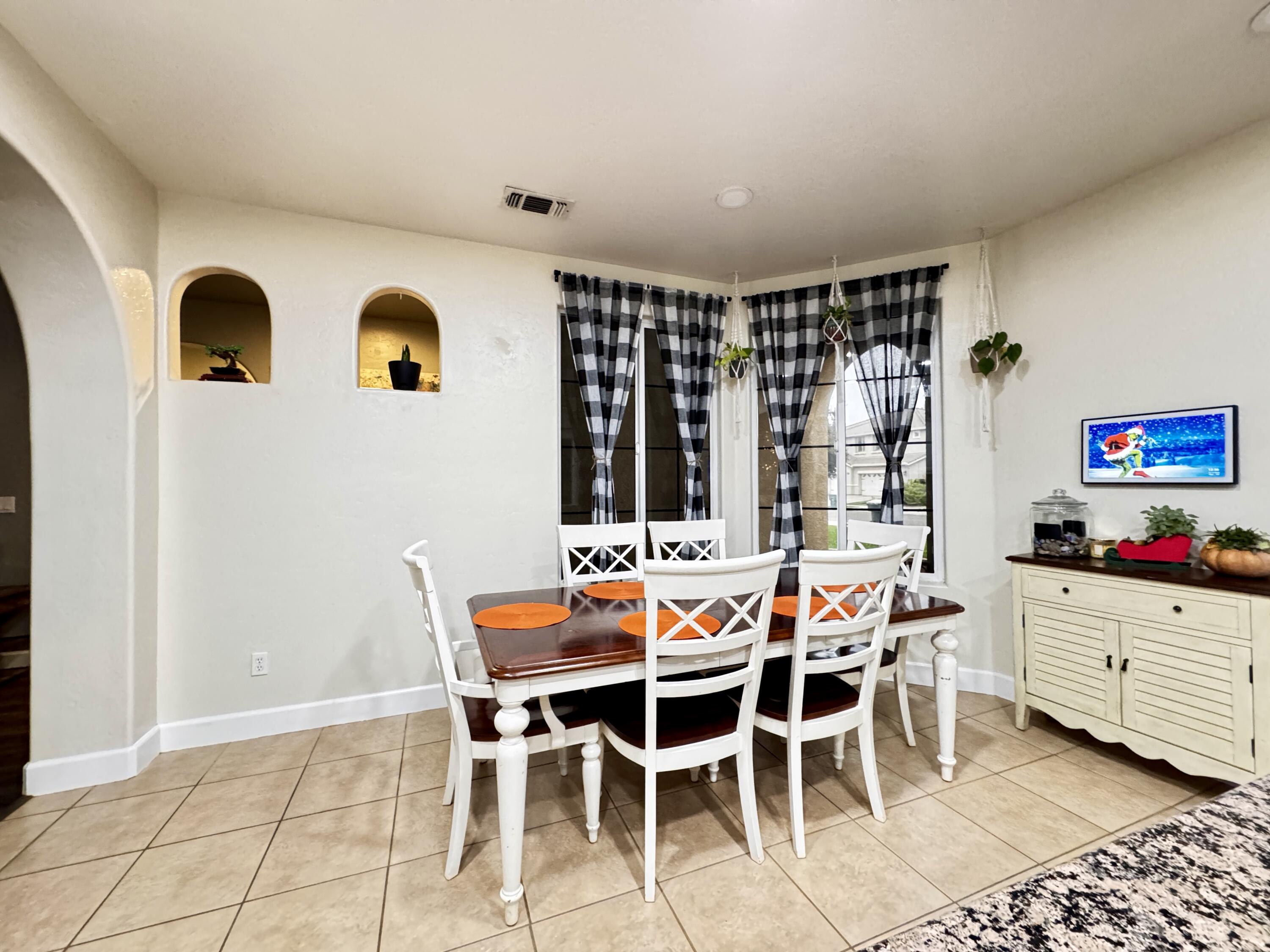 2945 W Vine Ave, Visalia, CA 93291