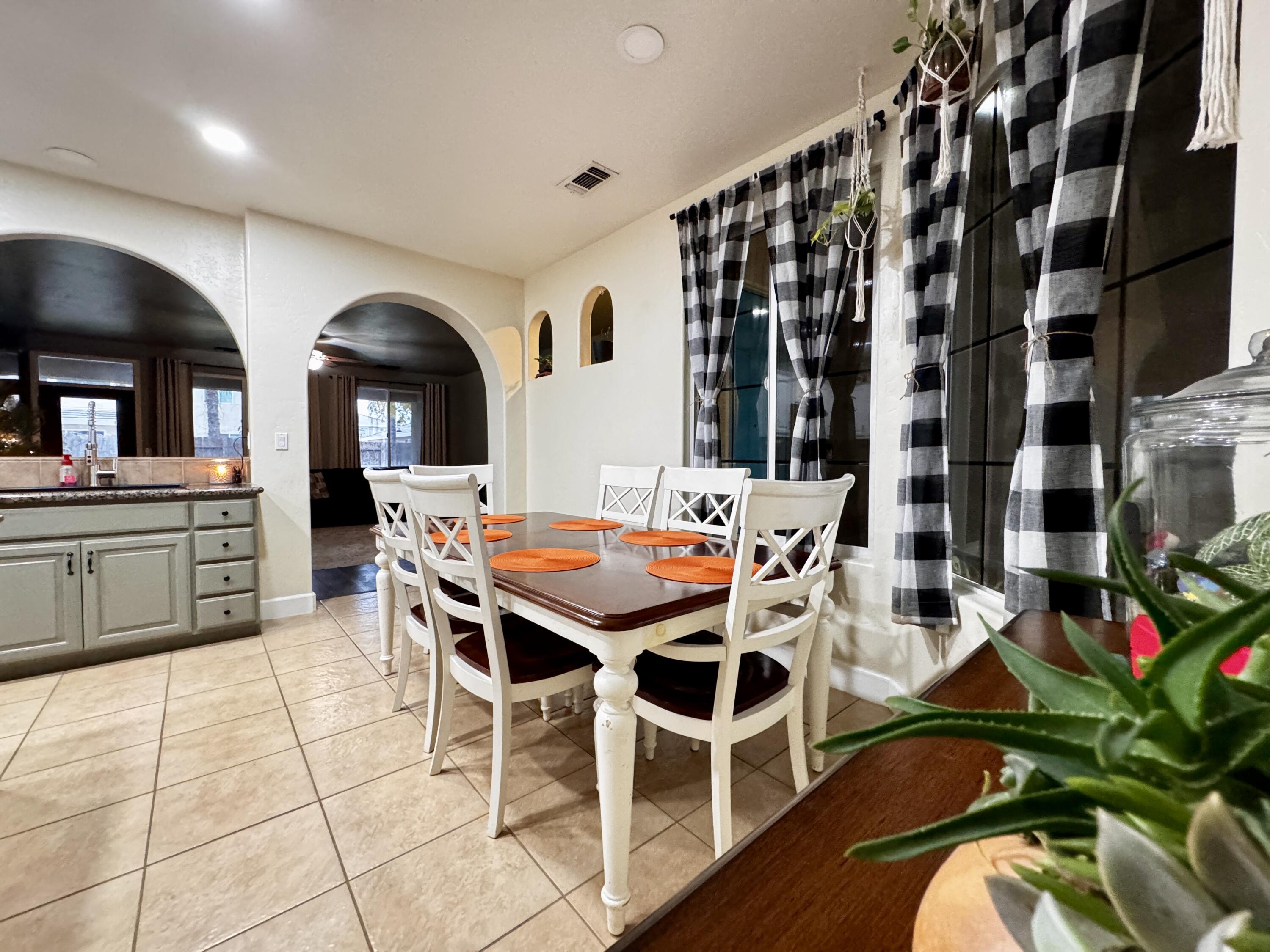 2945 W Vine Ave, Visalia, CA 93291