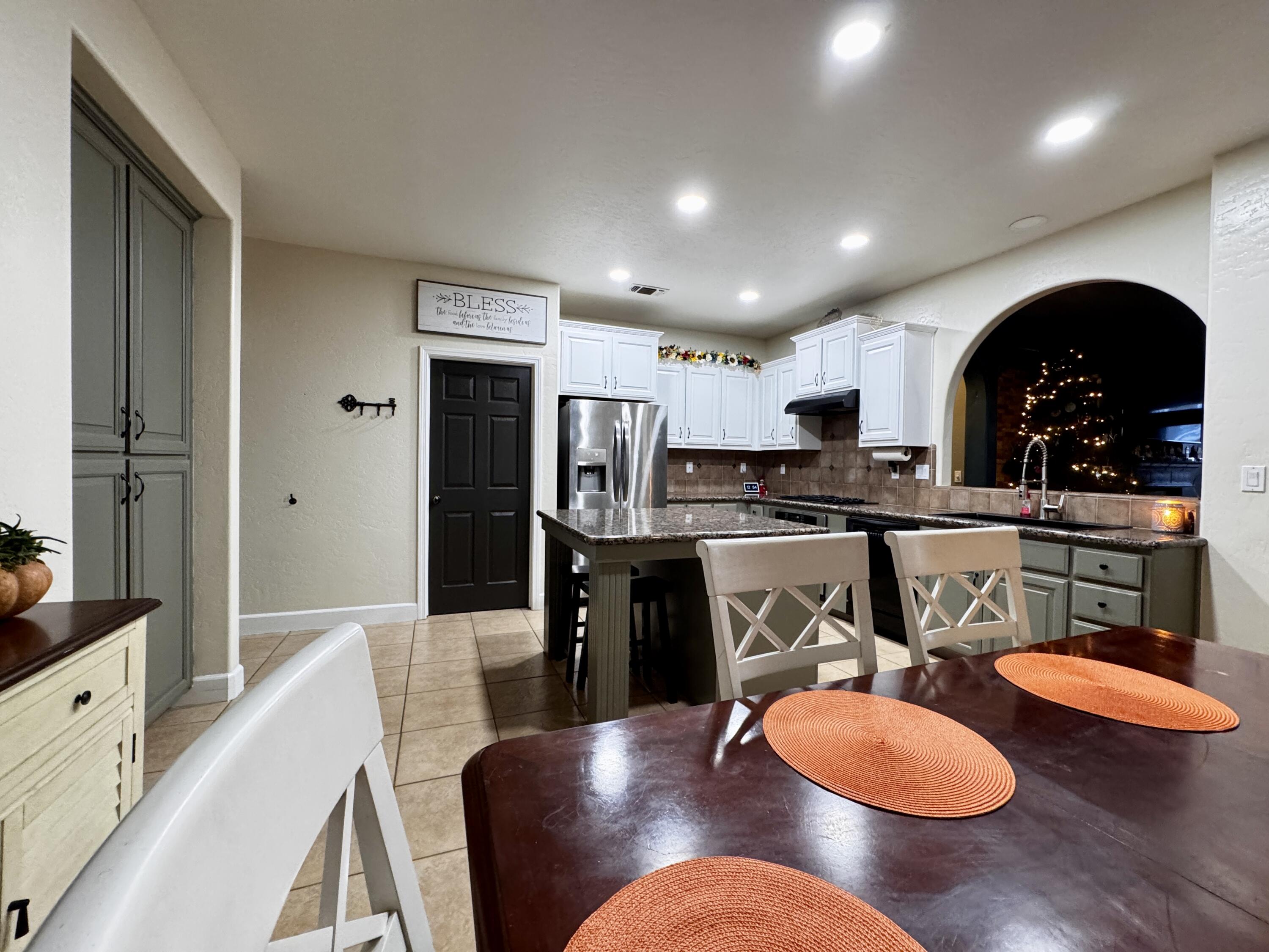 2945 W Vine Ave, Visalia, CA 93291