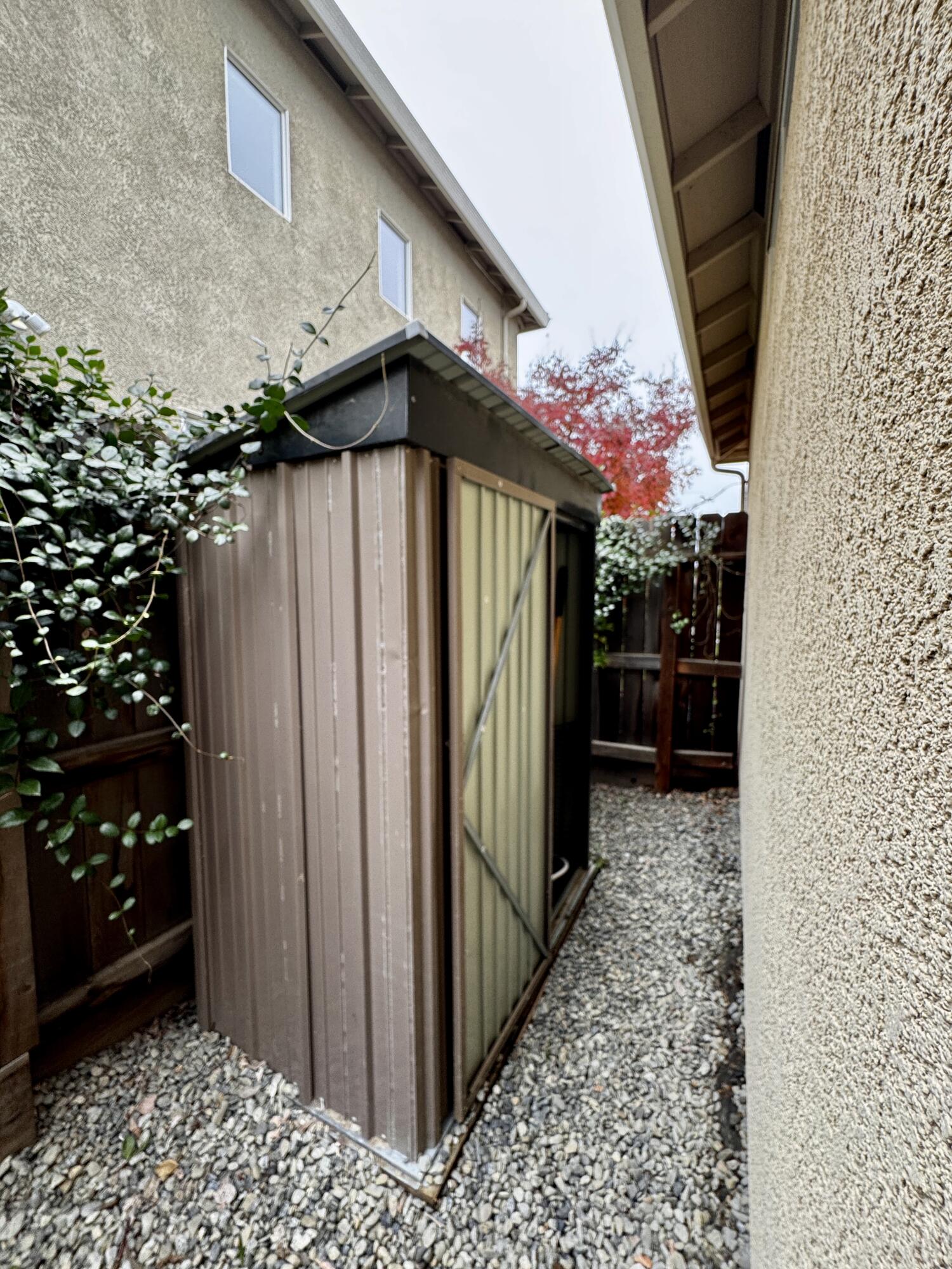 2945 W Vine Ave, Visalia, CA 93291