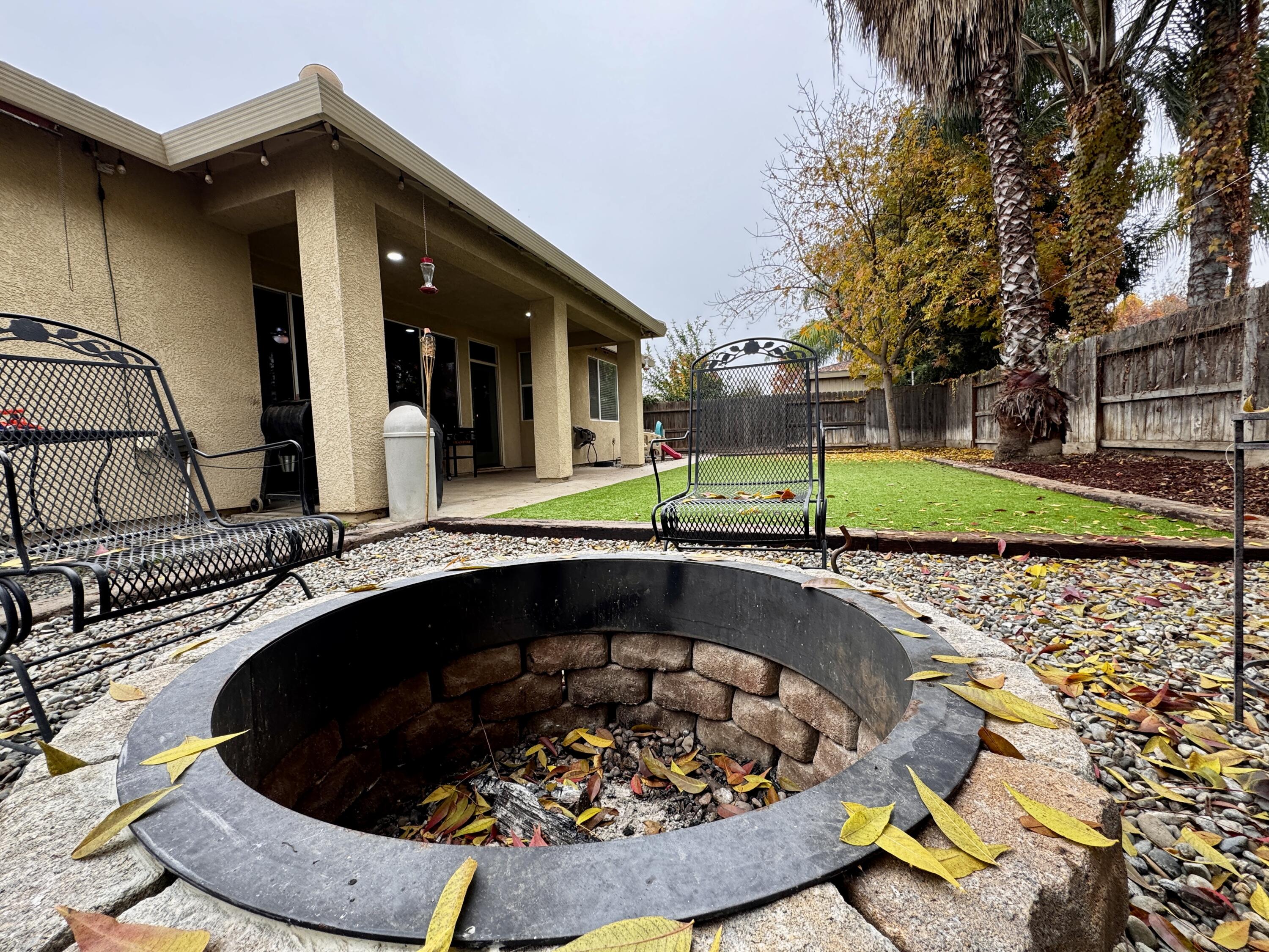 2945 W Vine Ave, Visalia, CA 93291