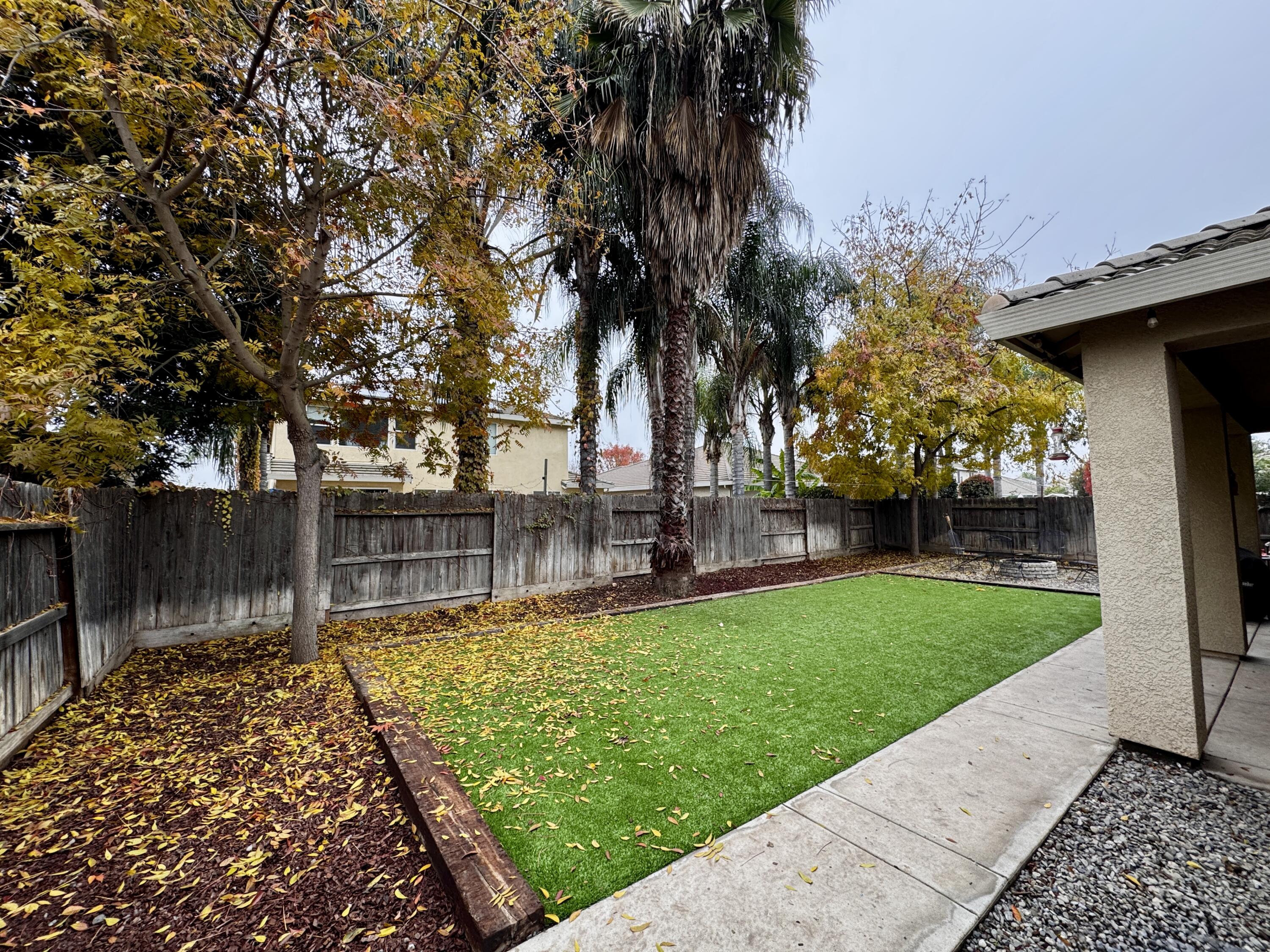 2945 W Vine Ave, Visalia, CA 93291