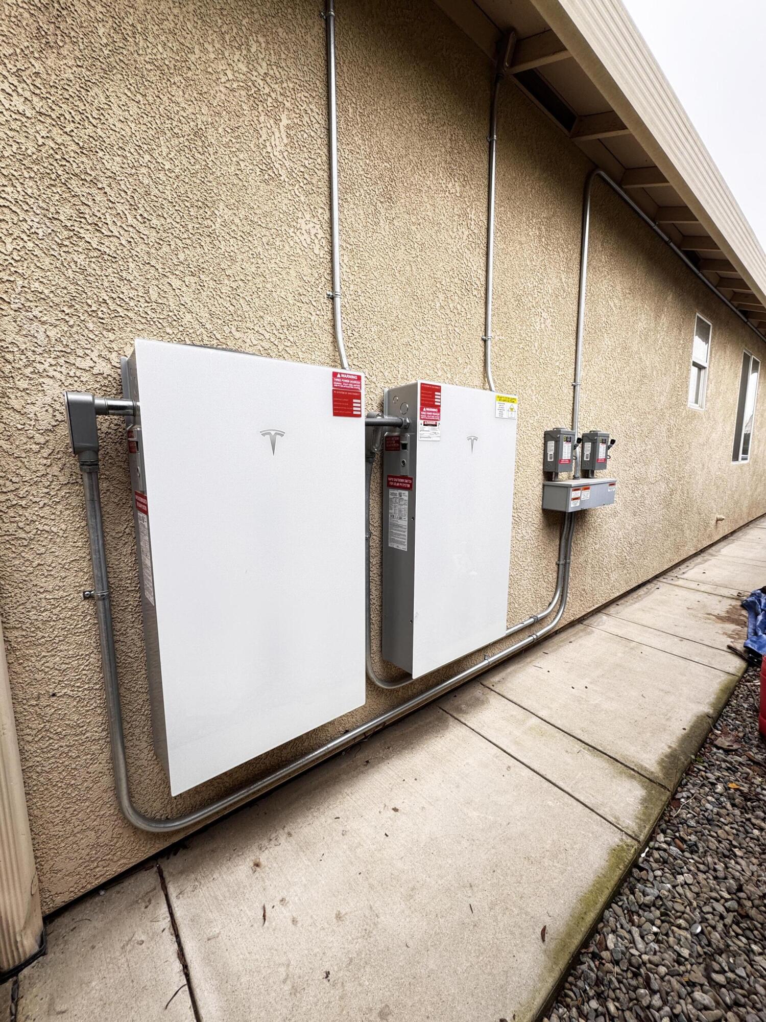 2945 W Vine Ave, Visalia, CA 93291