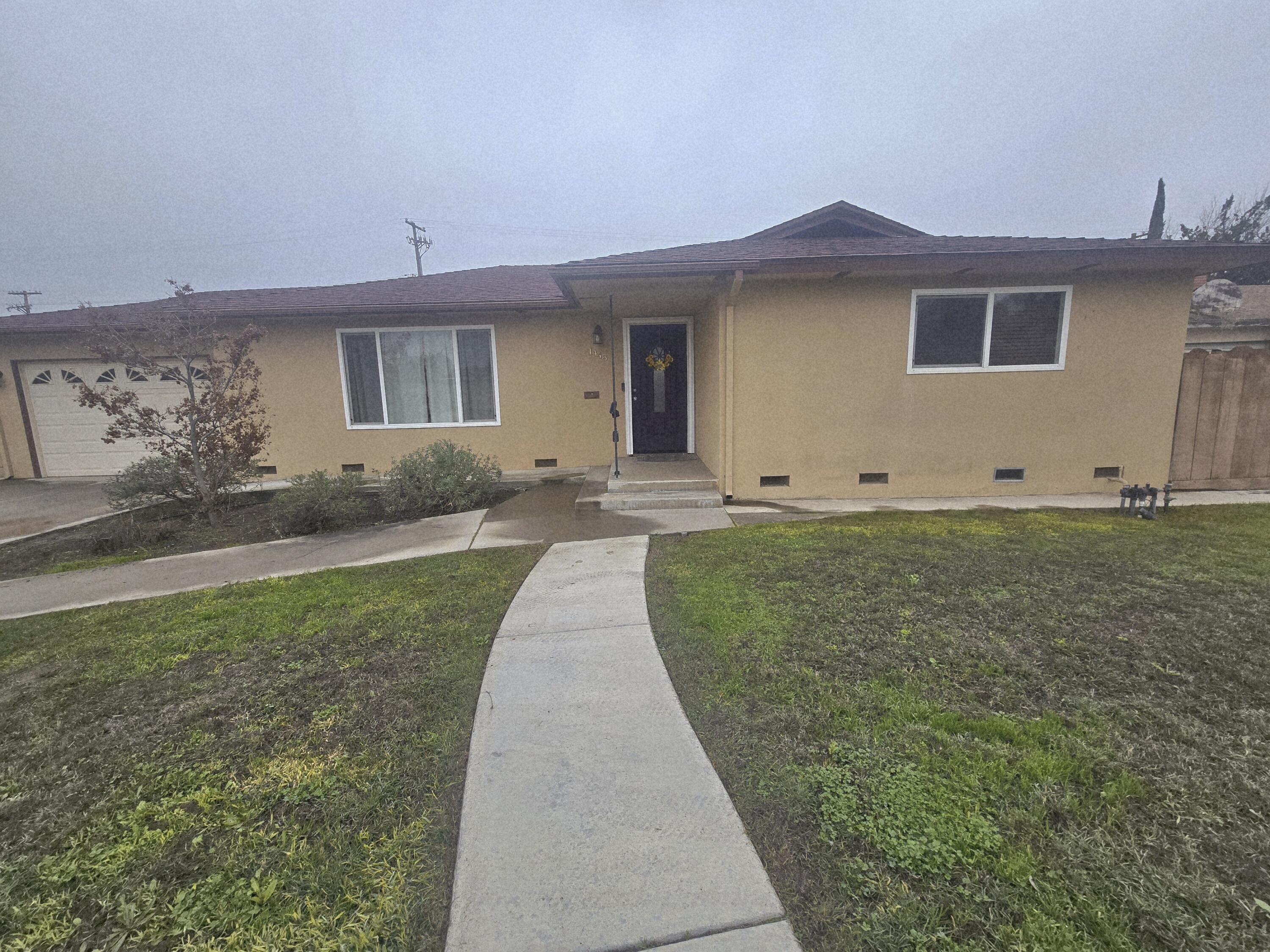 1448 E Akers Way, Dinuba, CA 93618