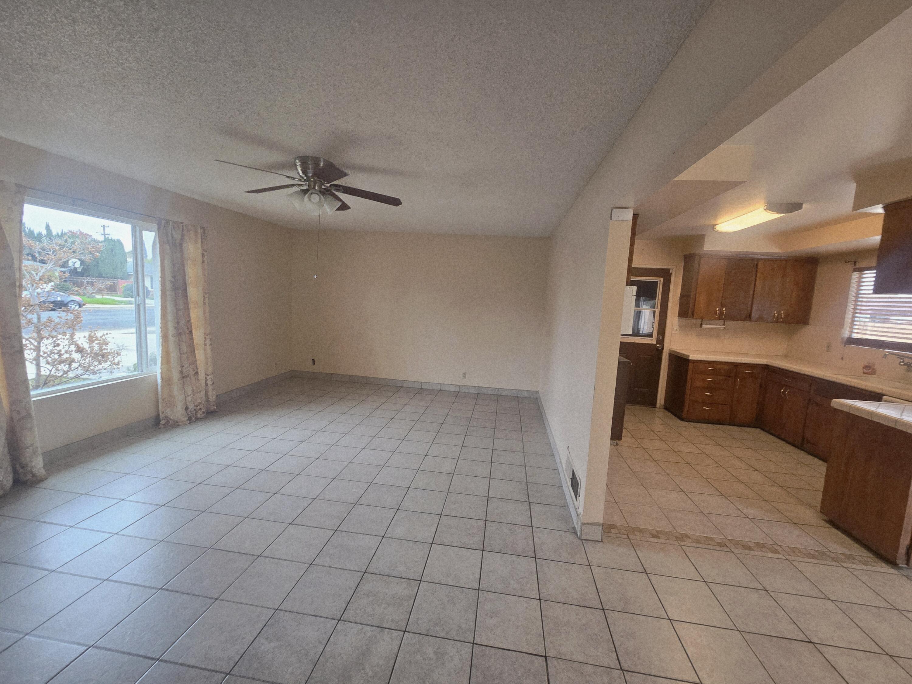 1448 E Akers Way, Dinuba, CA 93618