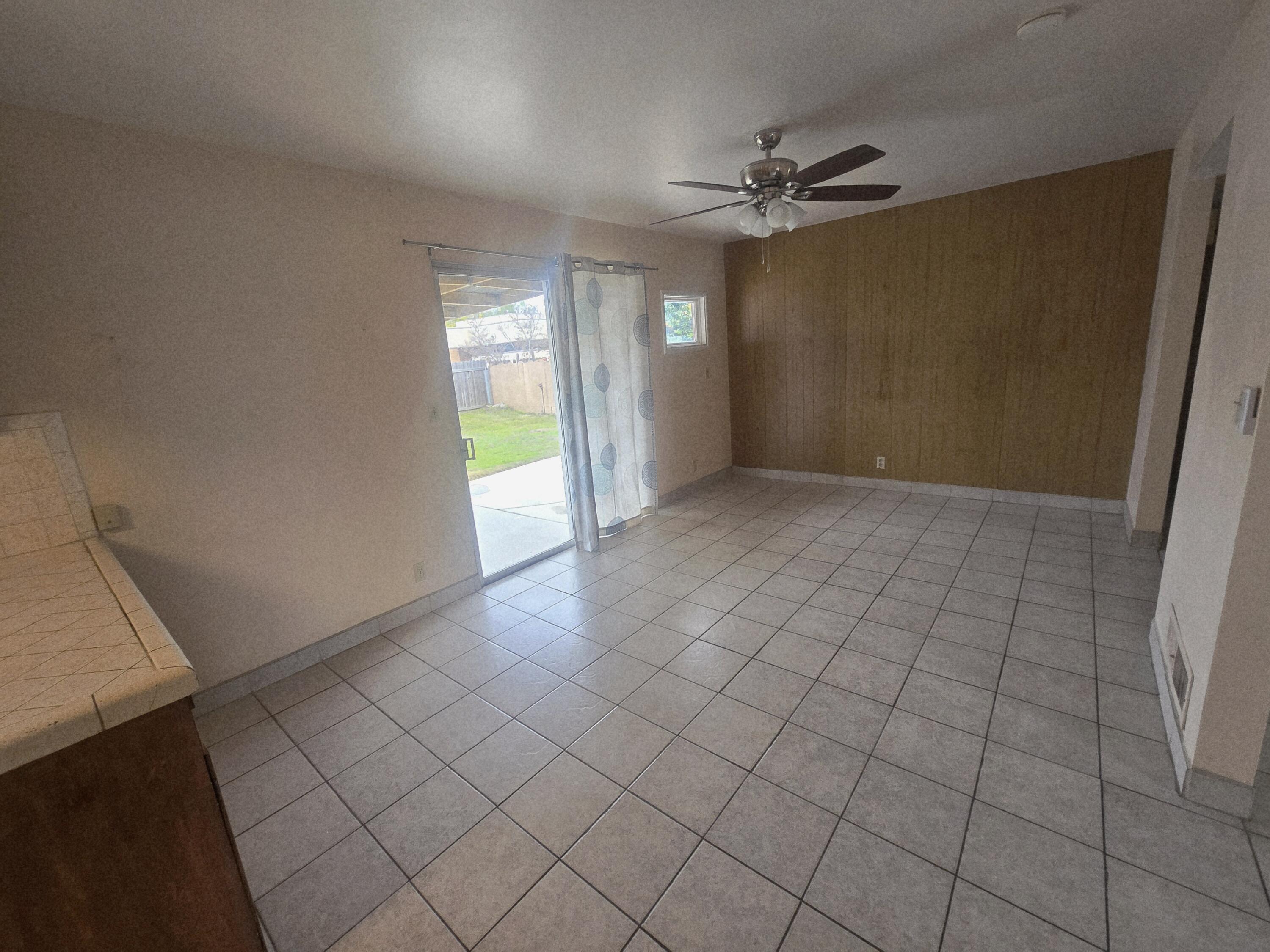 1448 E Akers Way, Dinuba, CA 93618