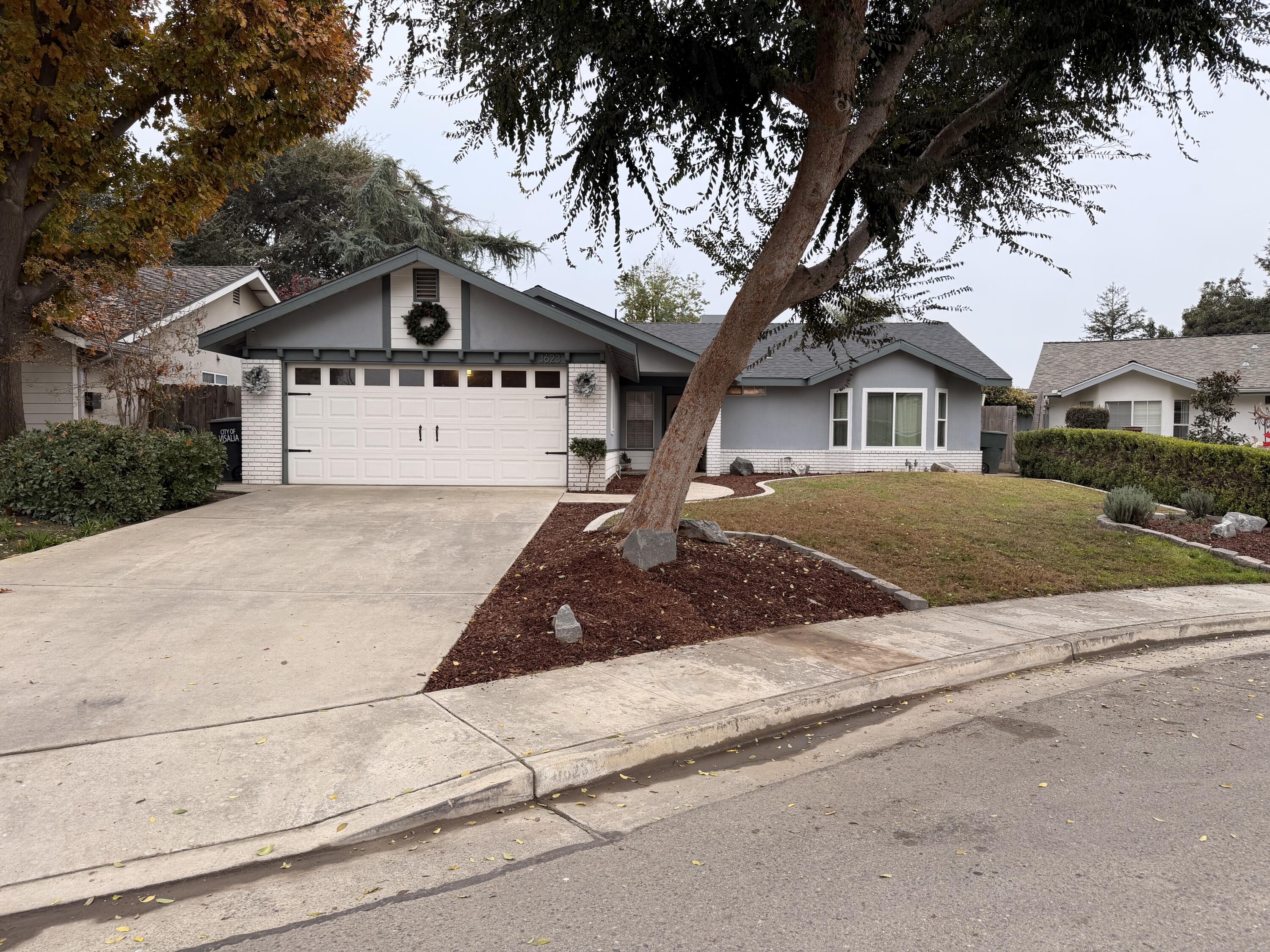 3623 E Acequia Ct, Visalia, CA 93292