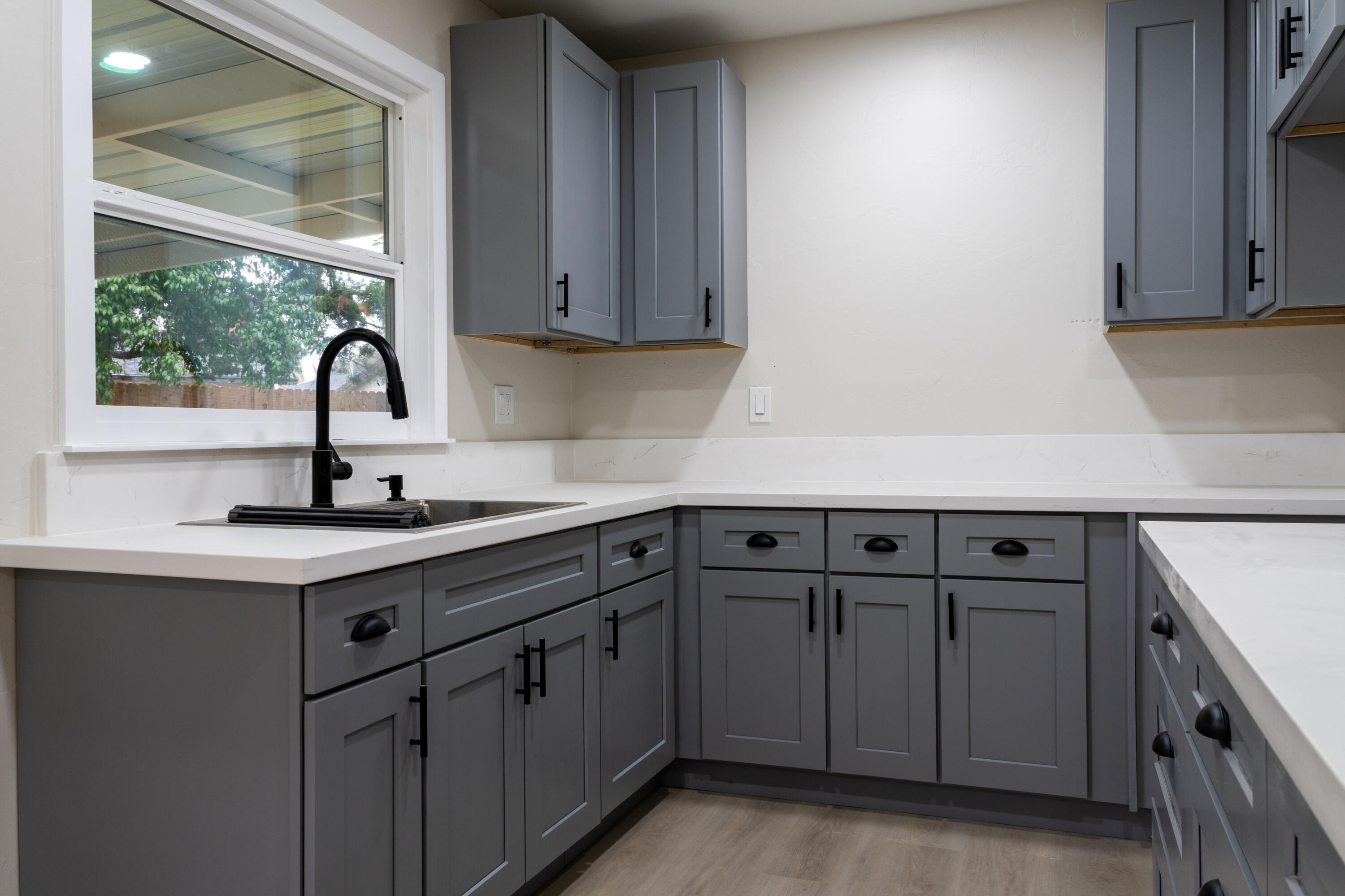 6075 N Selland Ave, Fresno, CA 93711