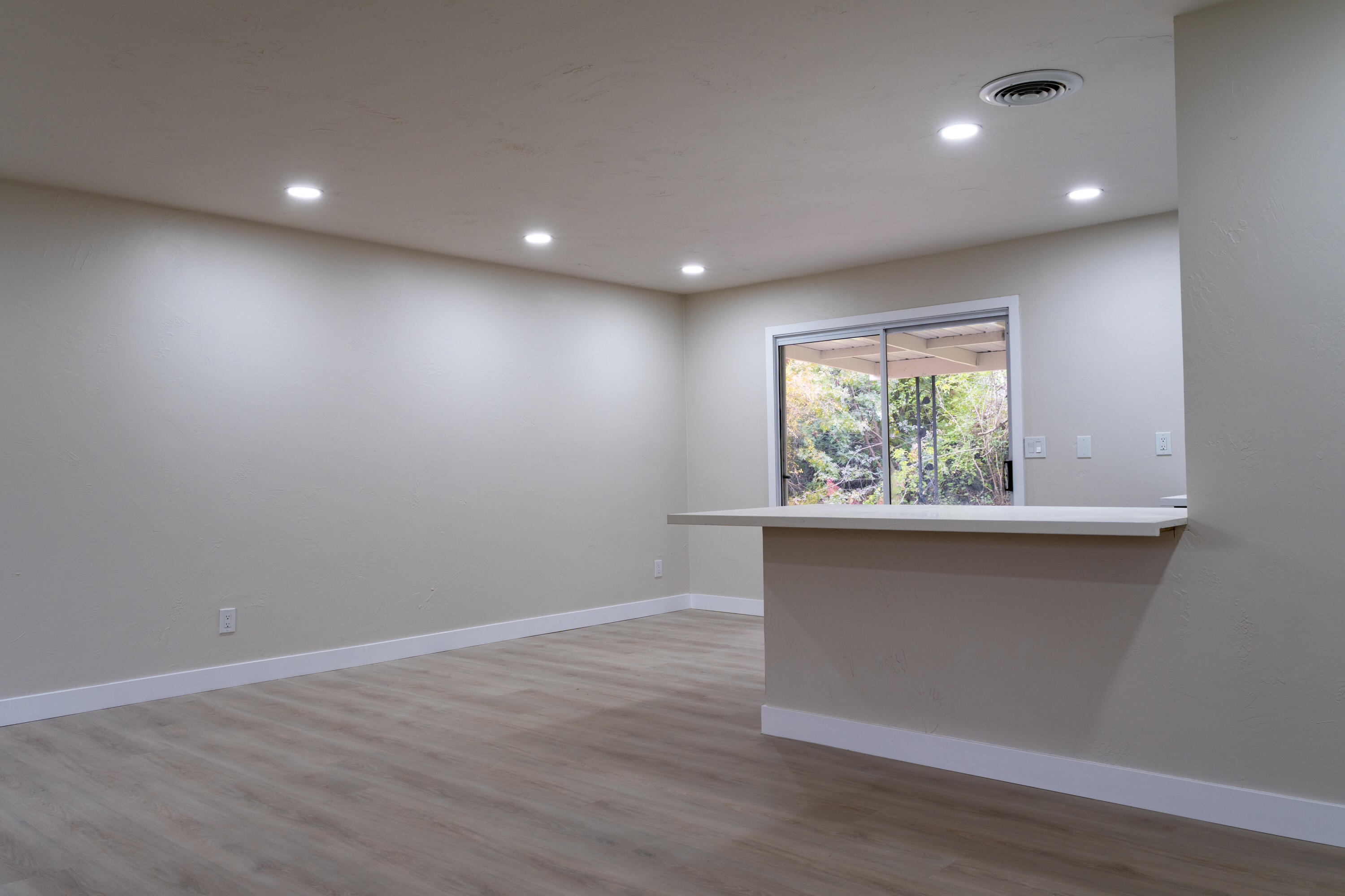 6075 N Selland Ave, Fresno, CA 93711