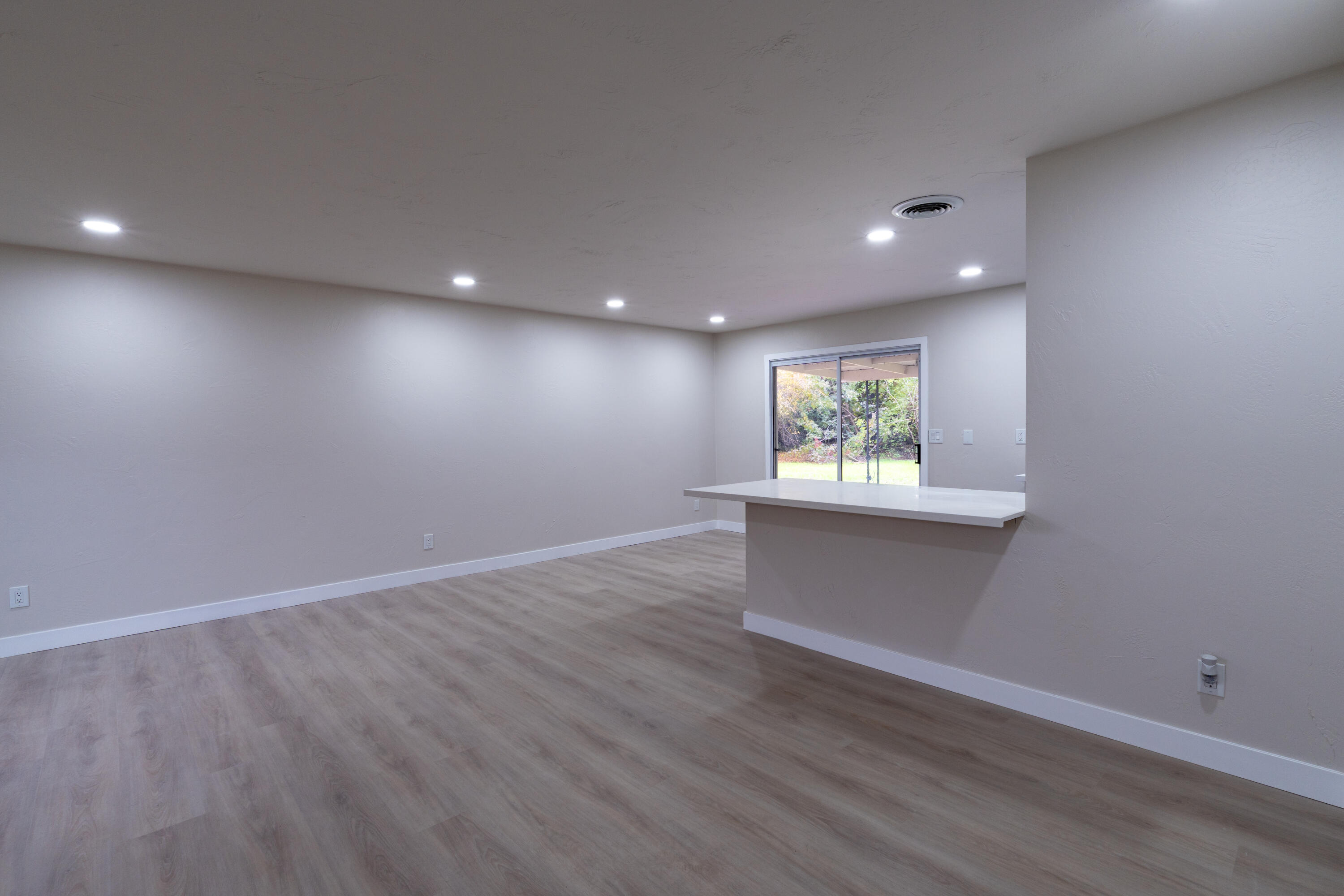 6075 N Selland Ave, Fresno, CA 93711