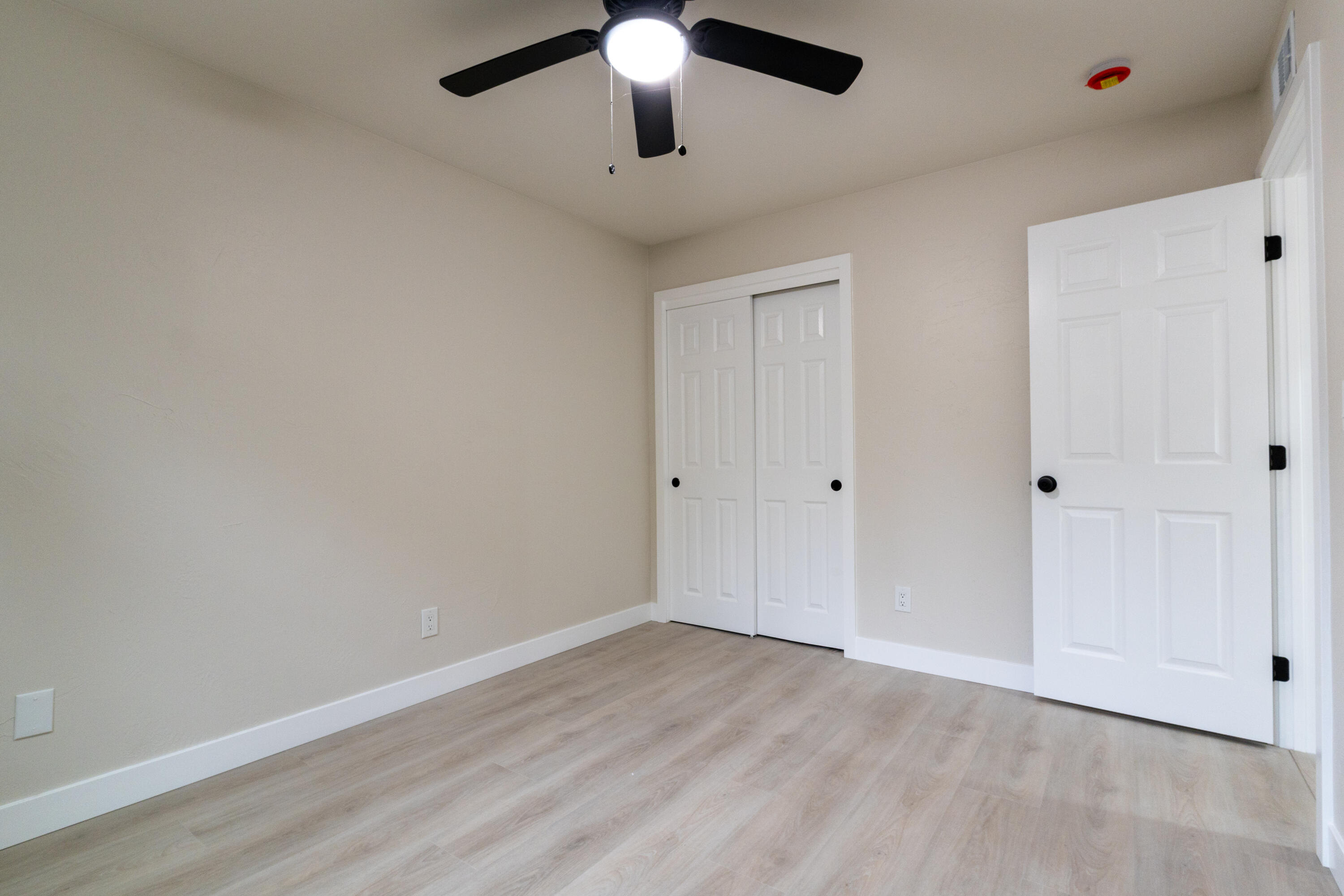 6075 N Selland Ave, Fresno, CA 93711