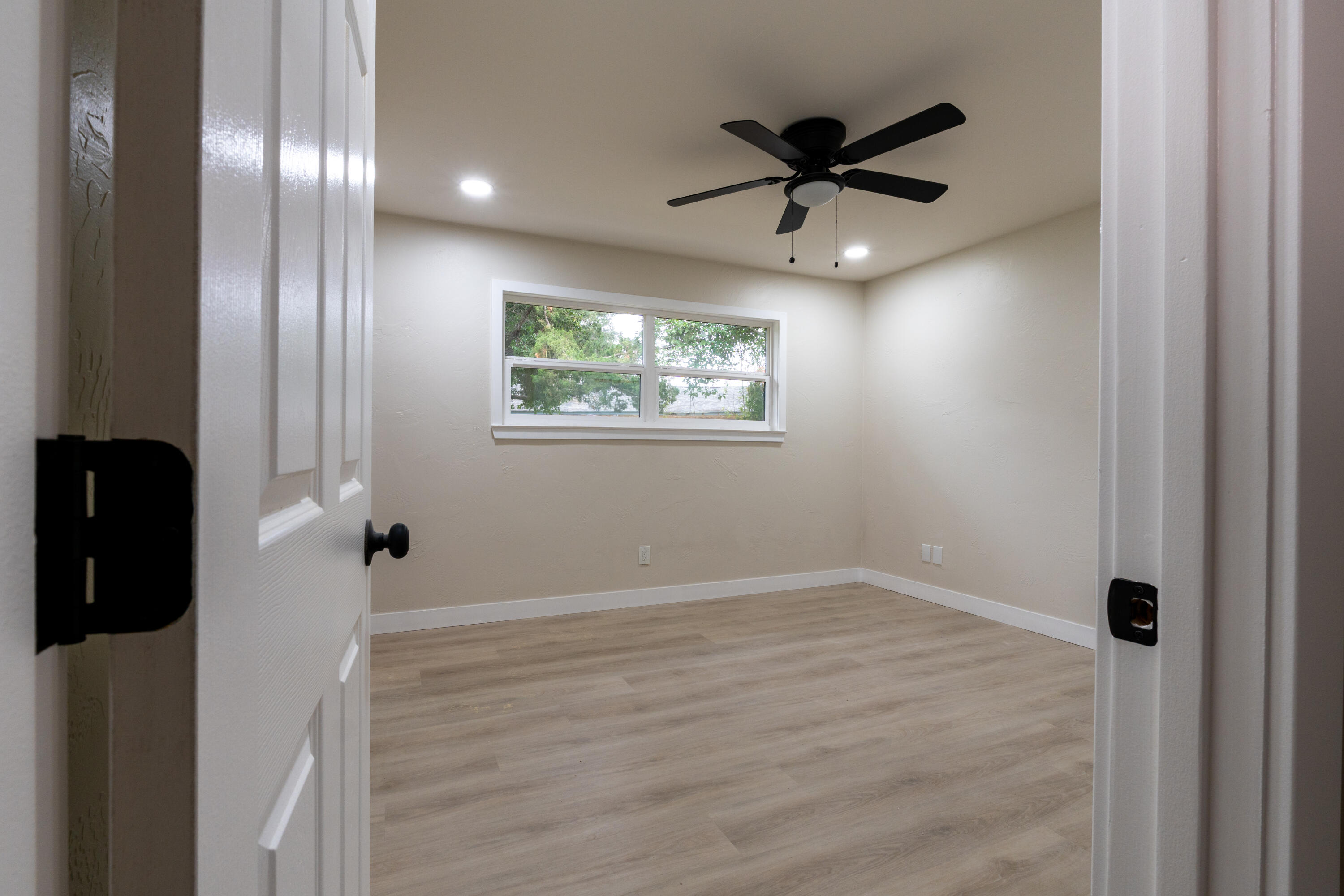 6075 N Selland Ave, Fresno, CA 93711