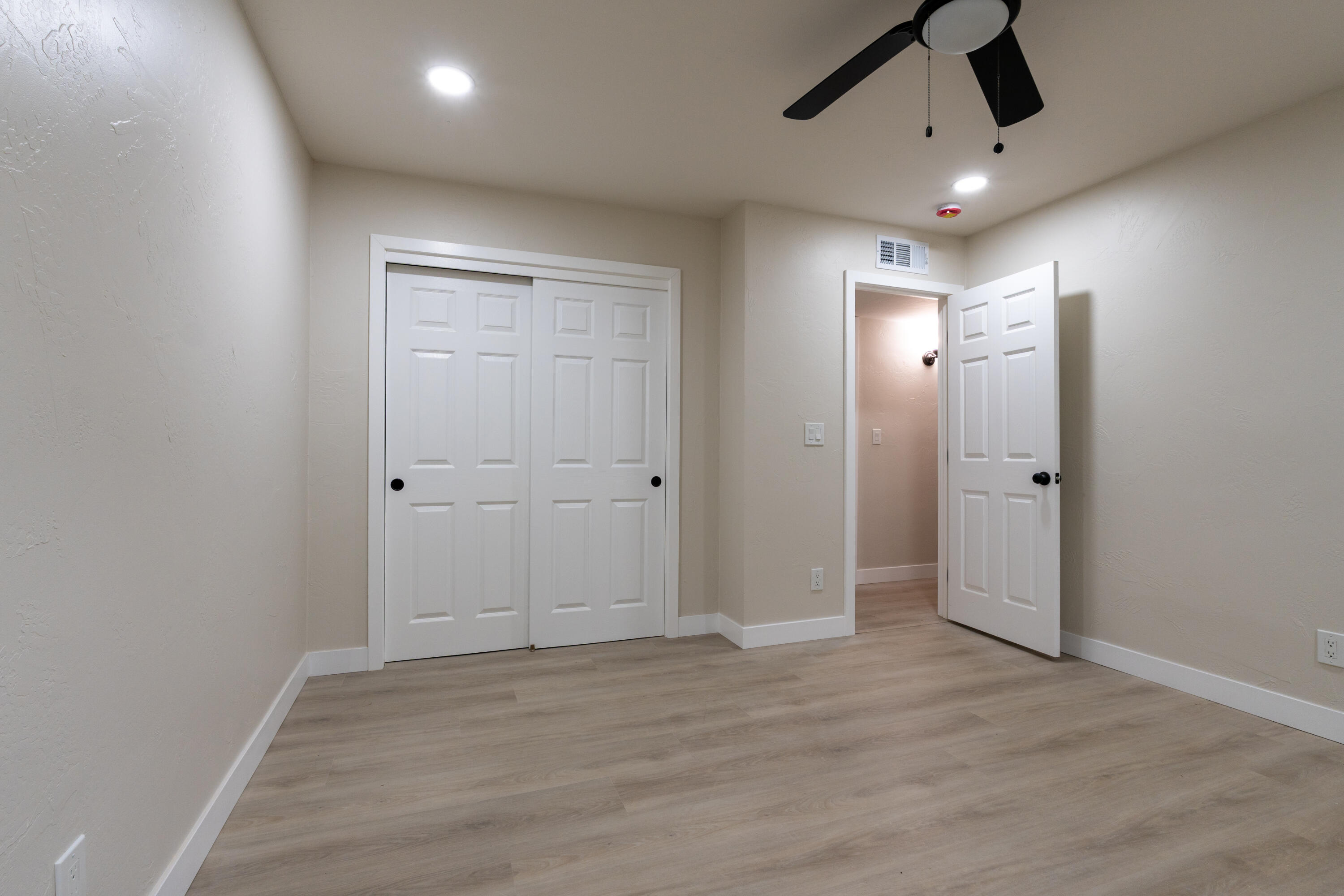 6075 N Selland Ave, Fresno, CA 93711