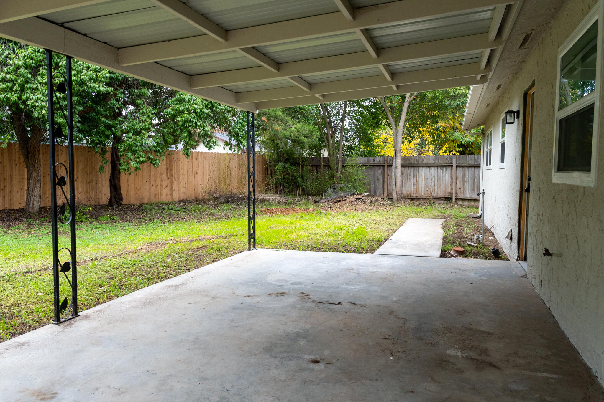 6075 N Selland Ave, Fresno, CA 93711