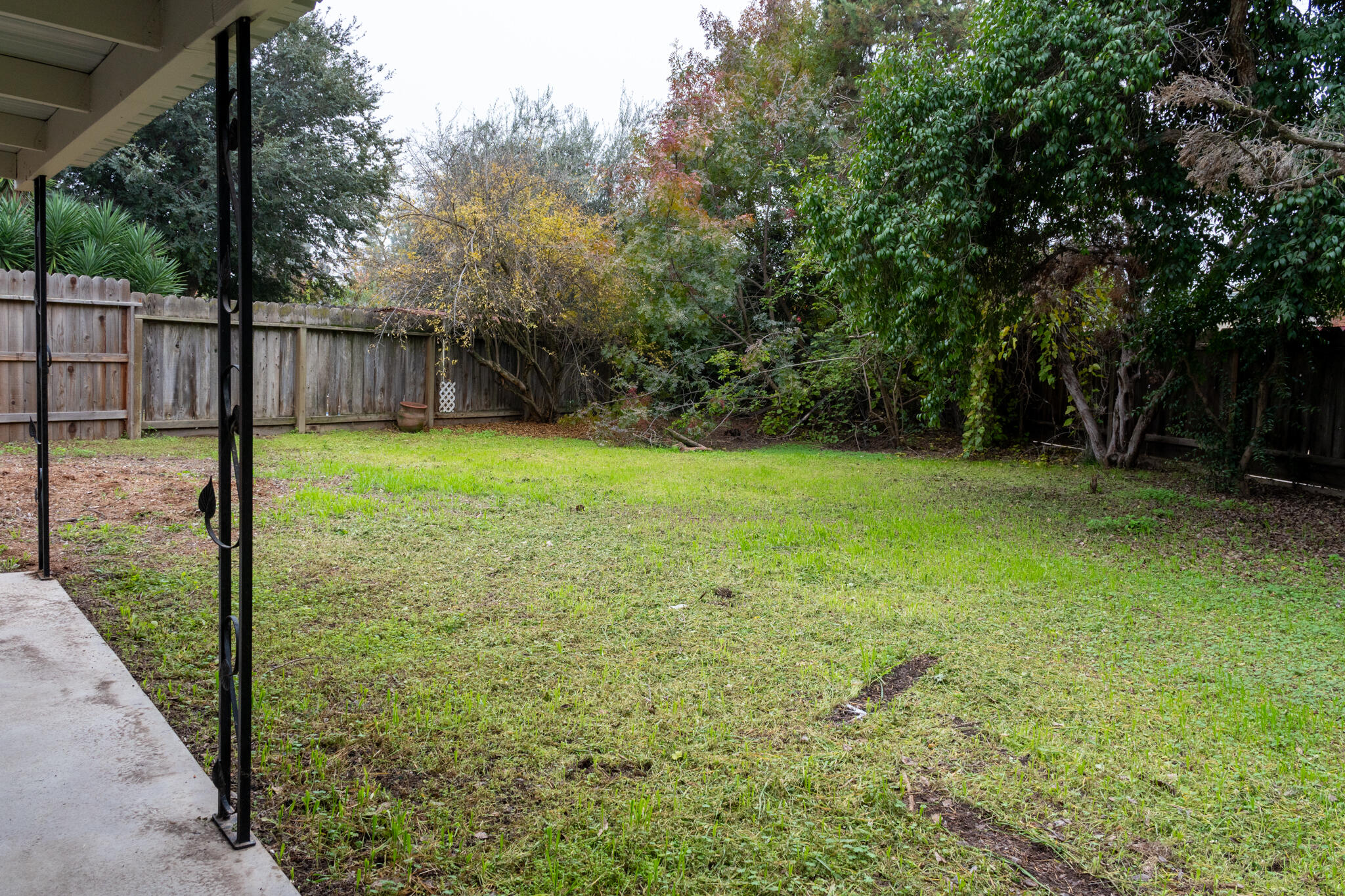 6075 N Selland Ave, Fresno, CA 93711