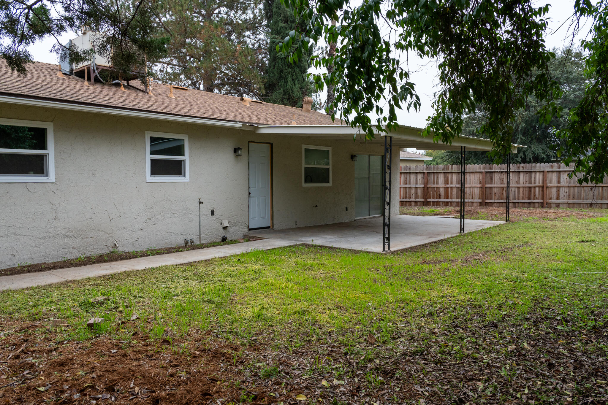 6075 N Selland Ave, Fresno, CA 93711