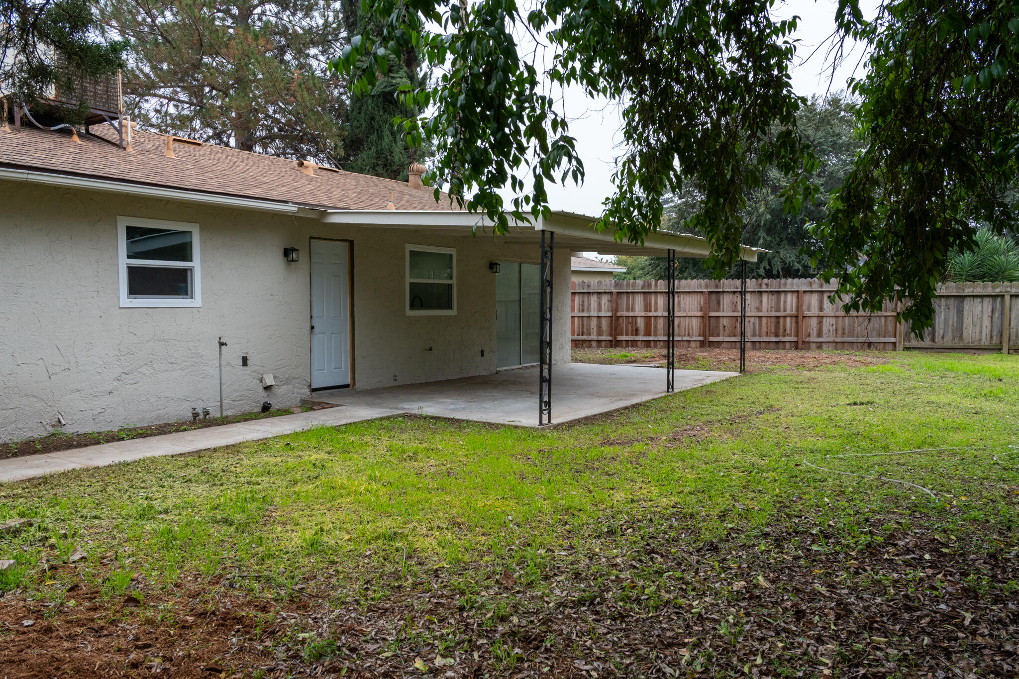 6075 N Selland Ave, Fresno, CA 93711