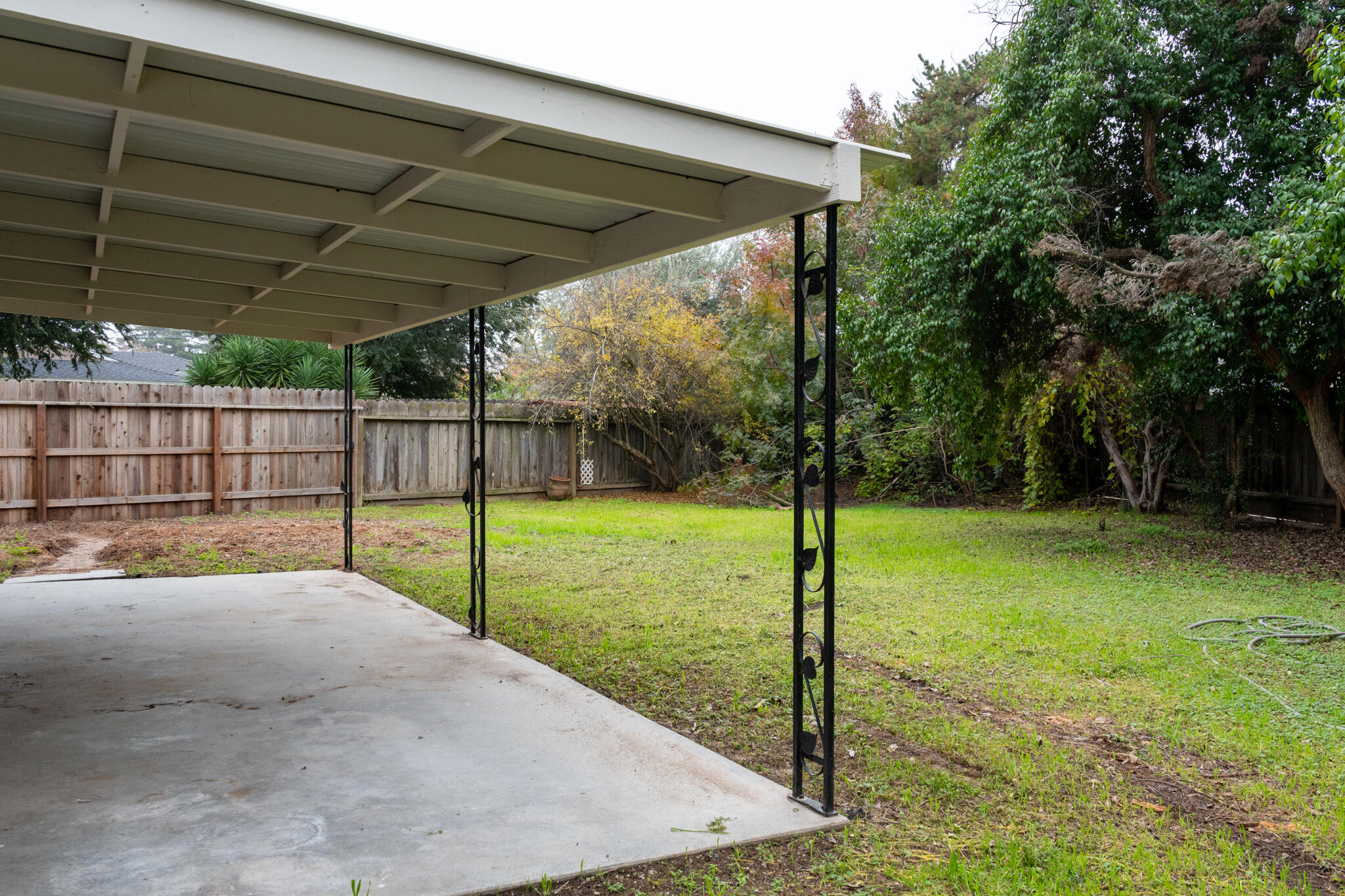 6075 N Selland Ave, Fresno, CA 93711