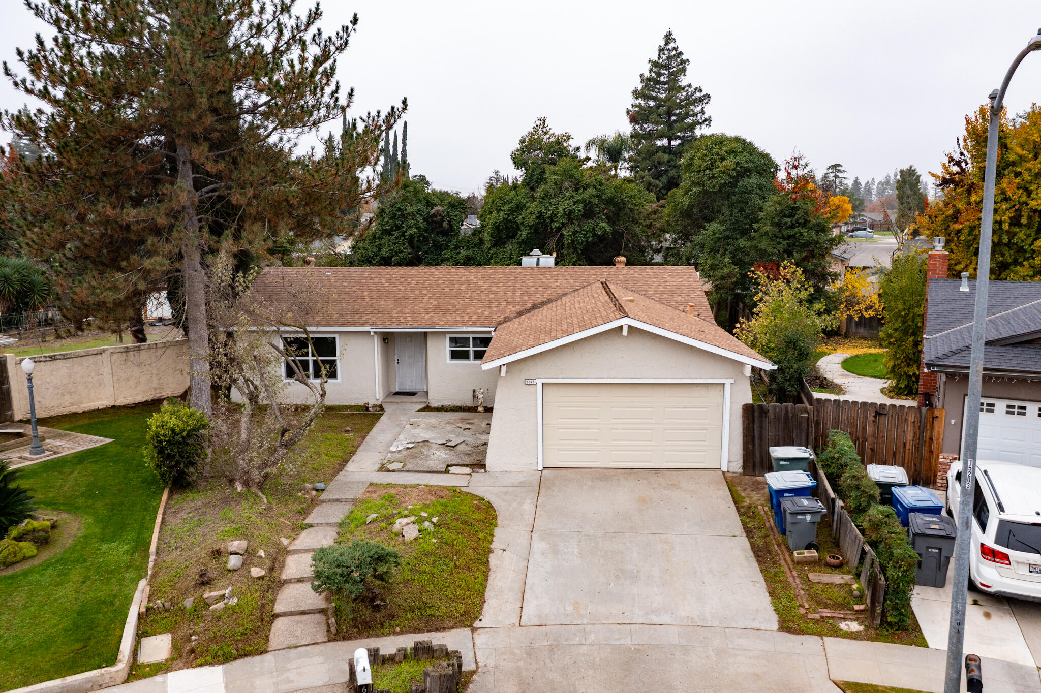 6075 N Selland Ave, Fresno, CA 93711