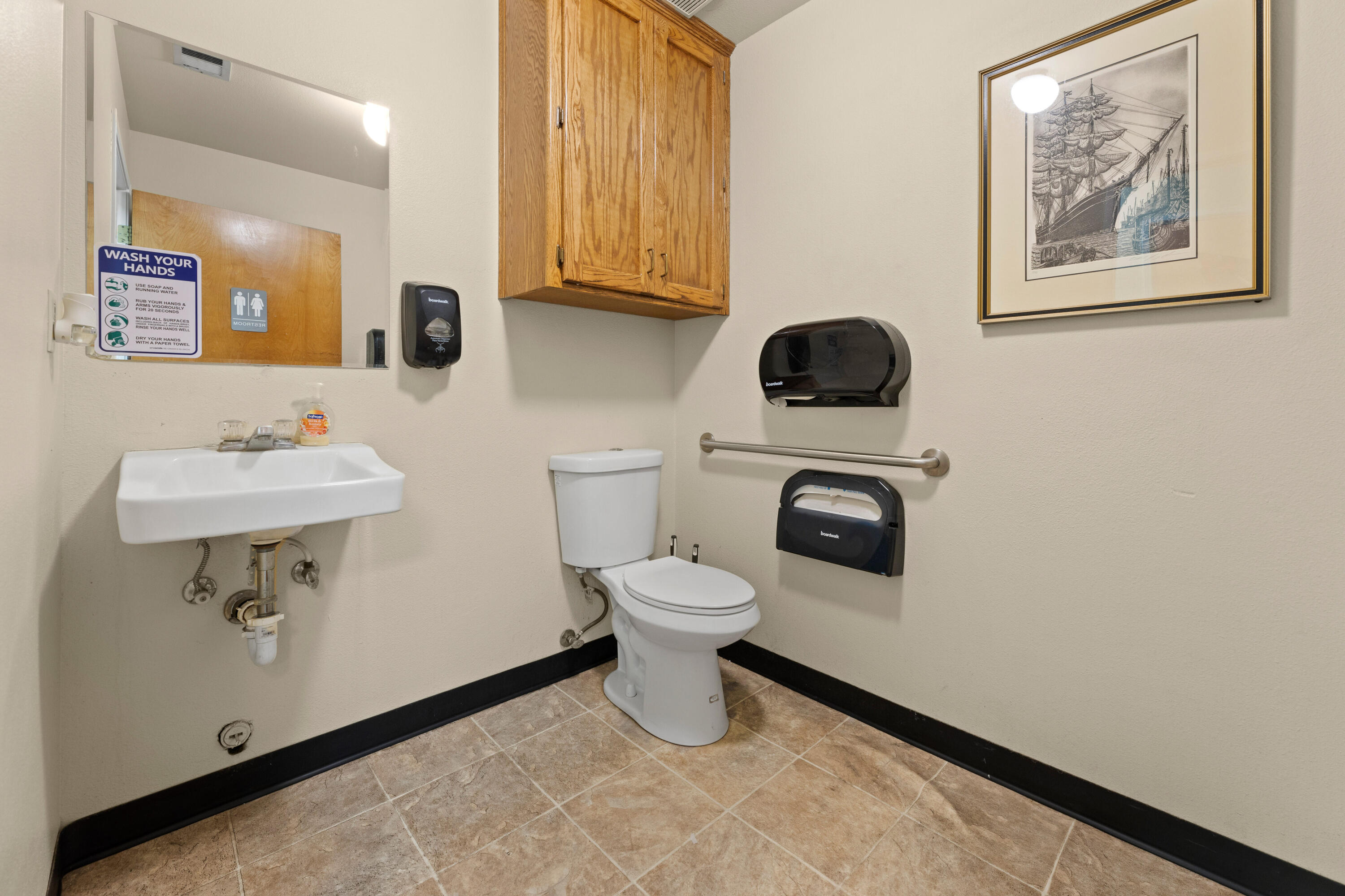 770 N Main St, Porterville, CA 93257